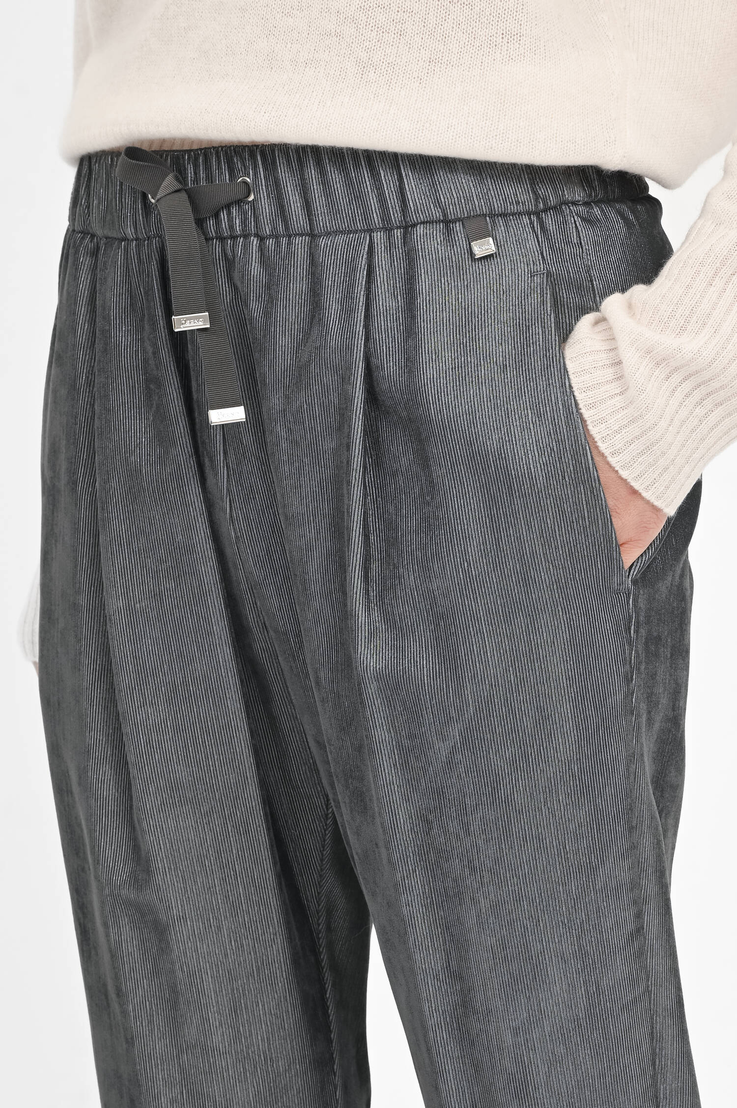 Cord-Hose mit Metallic-Optik in Silbergrau Cord-Hose mit Metallic-Optik in Silbergrau