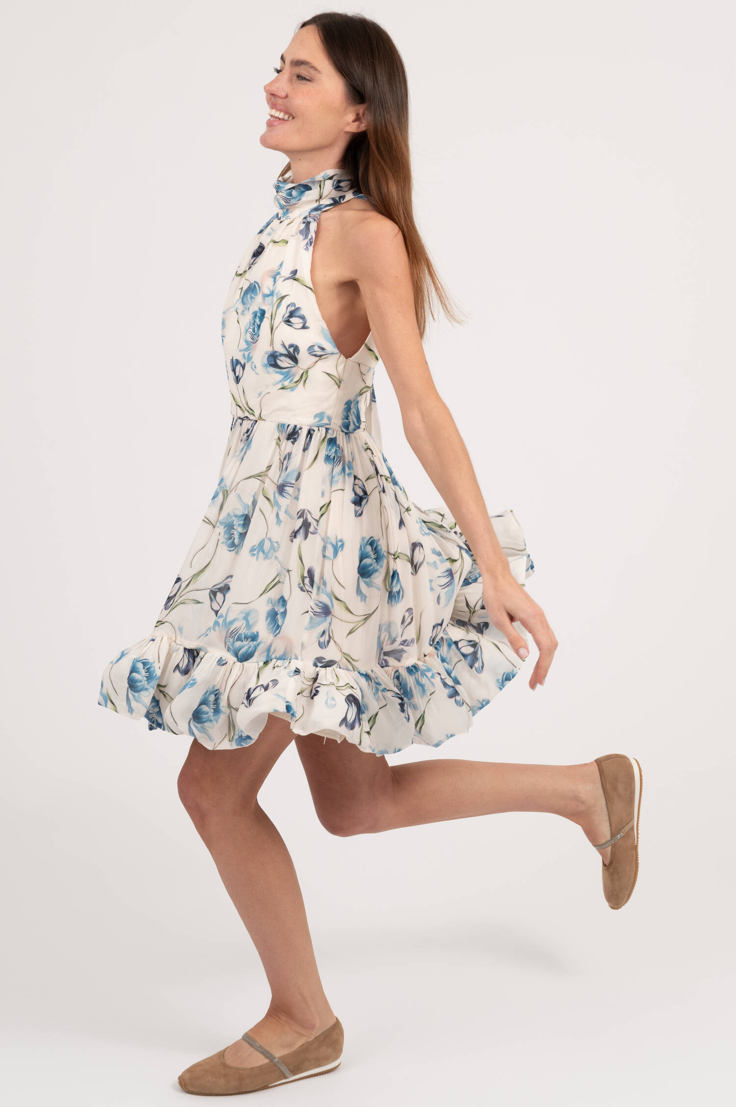 Volantkleid FERN in Weiß/Blau/Grün gemustert Volantkleid FERN in Weiß/Blau/Grün gemustert