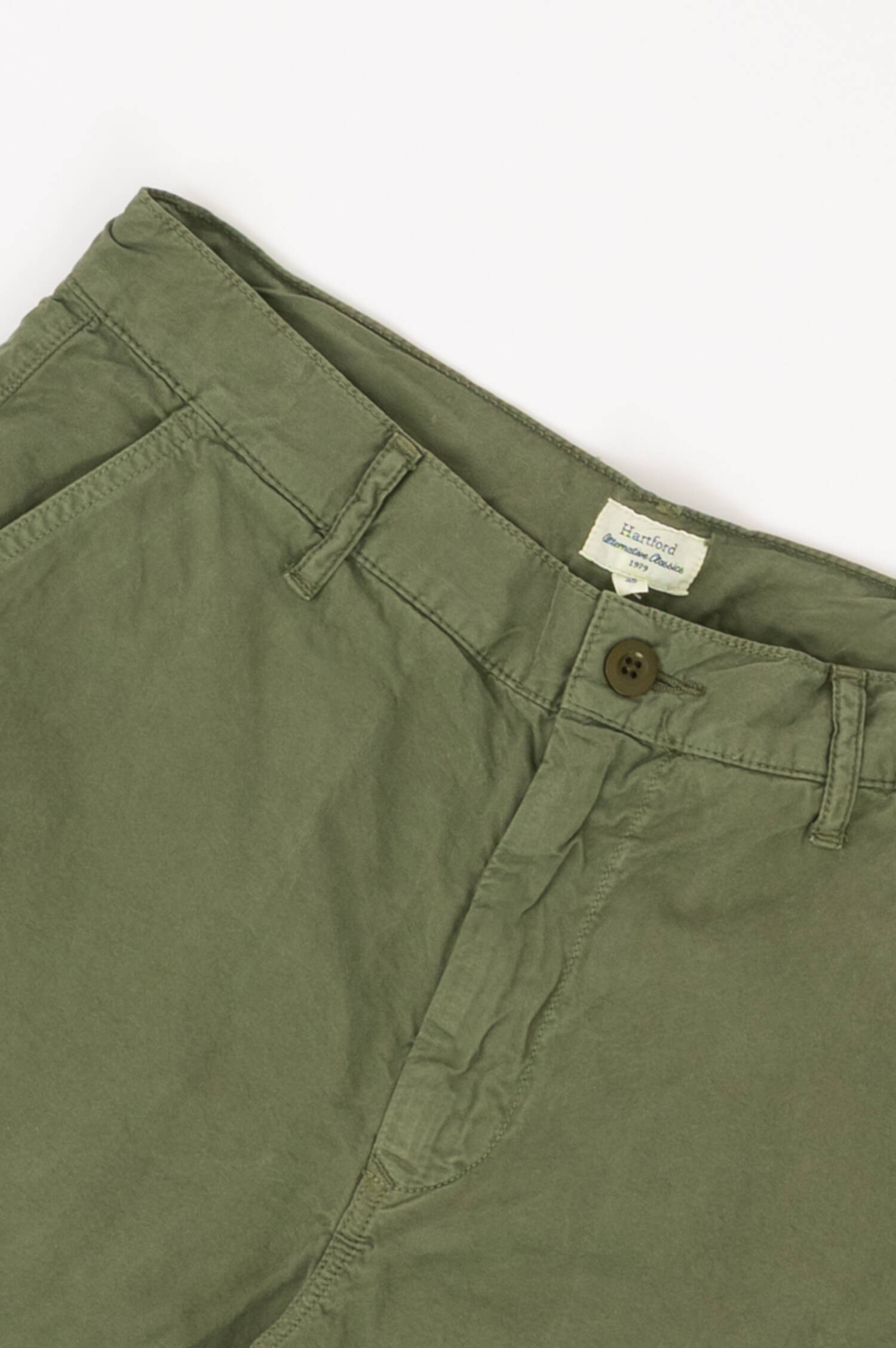 Bermuda Shorts in Oliv