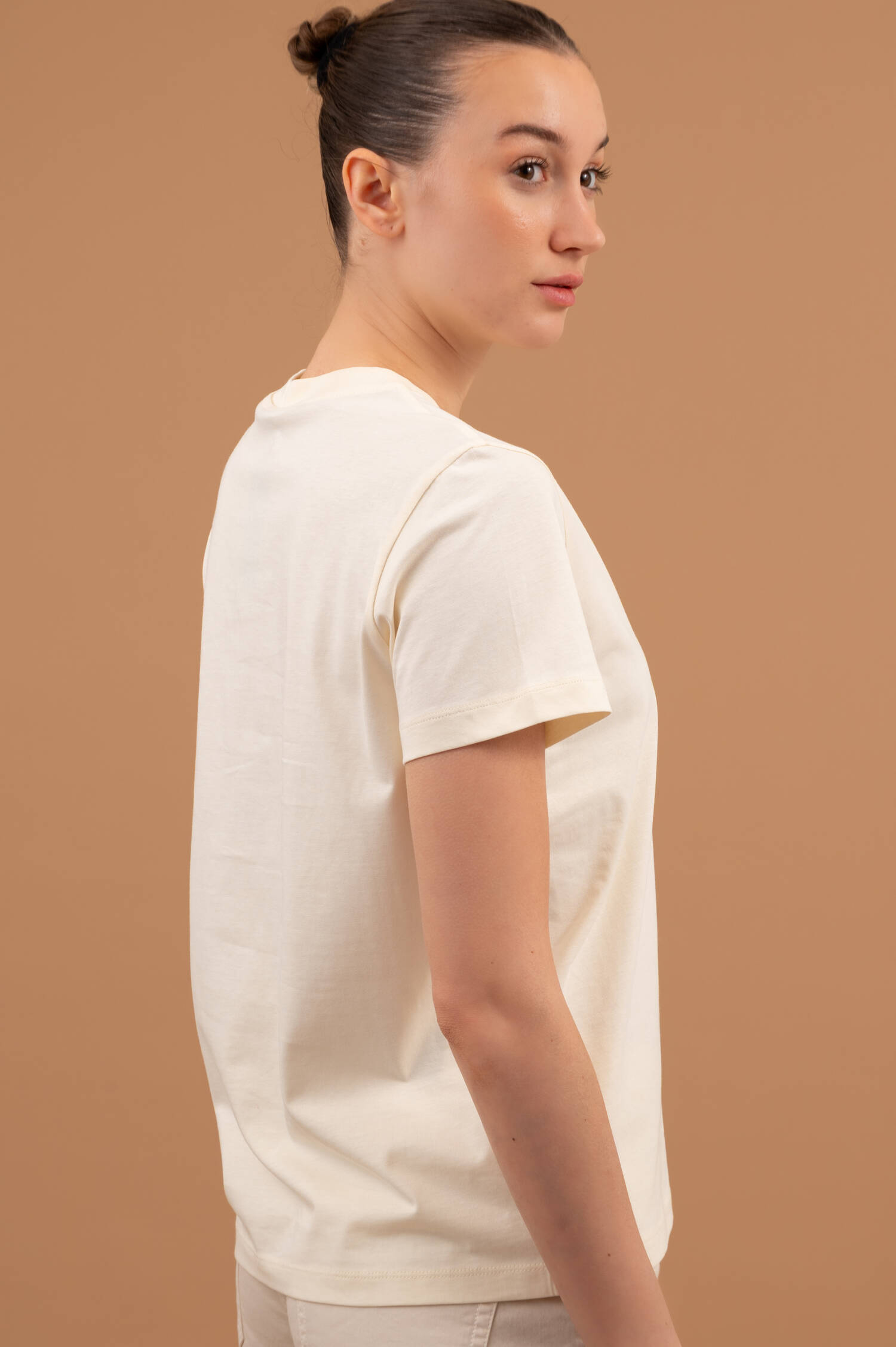 T-Shirt Moncler Since 1952 in Creme T-Shirt Moncler Since 1952 in Creme