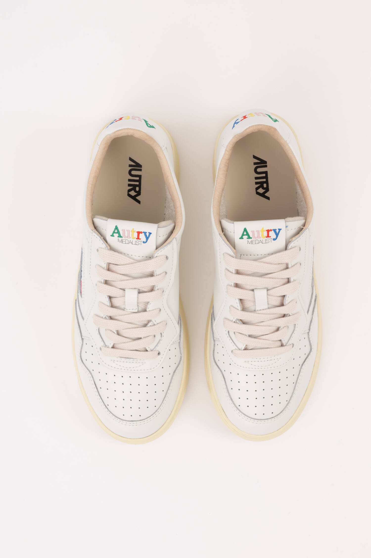 Sneaker MEDALIST LOW AUTRY in Weiß