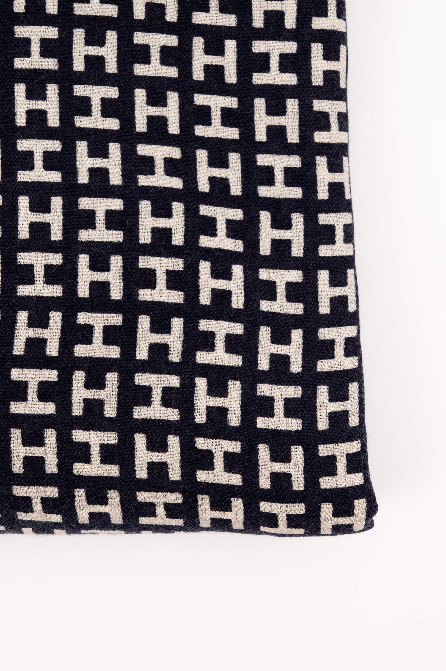 Cashmere-Seiden-Schal RADEGUNDE-CS in Navy Cashmere-Seiden-Schal RADEGUNDE-CS in Navy
