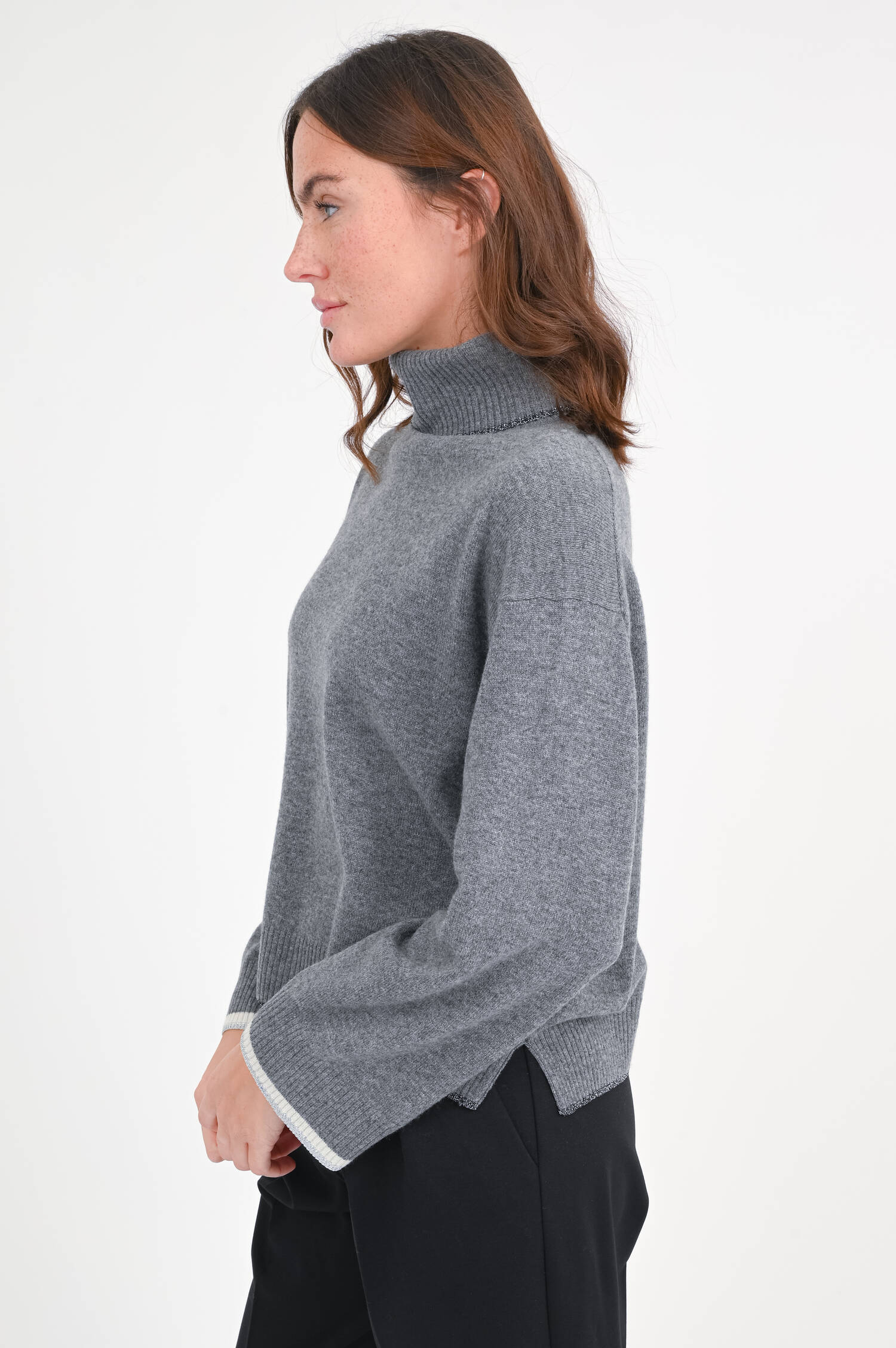 Rollkragenpullover mit Glitzerdetails in Grau