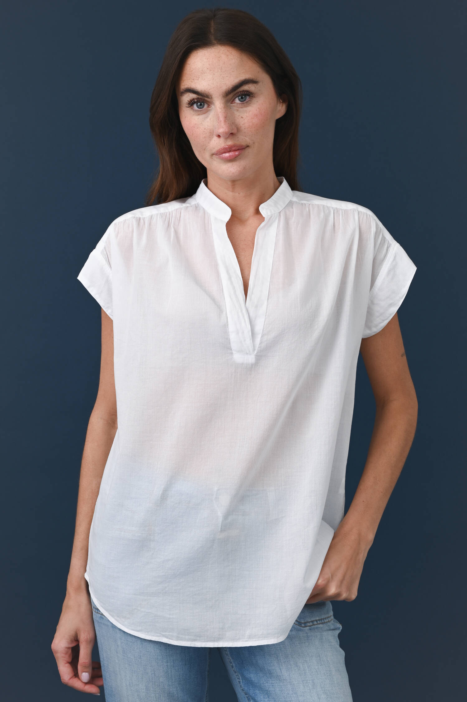 Luftige Kurzarm Schlupfbluse in Weiß