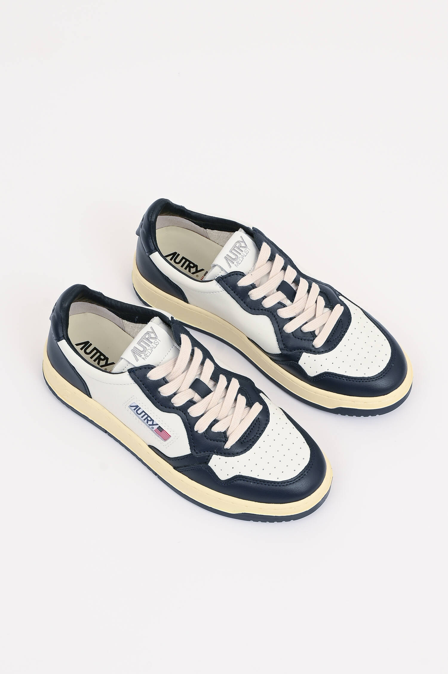 Sneaker MEDALIST LOW CLASSIC in Navy/Weiß Sneaker MEDALIST LOW CLASSIC in Navy/Weiß