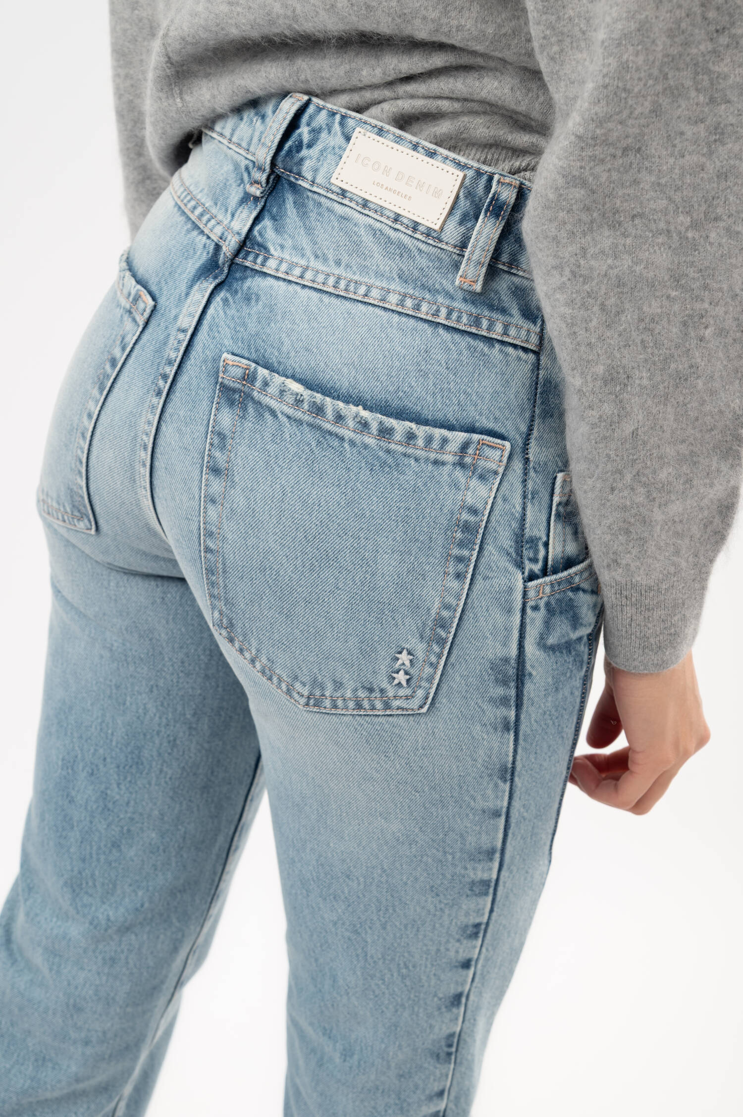 Straight-Relaxed-Jeans FOXY in Hellblau