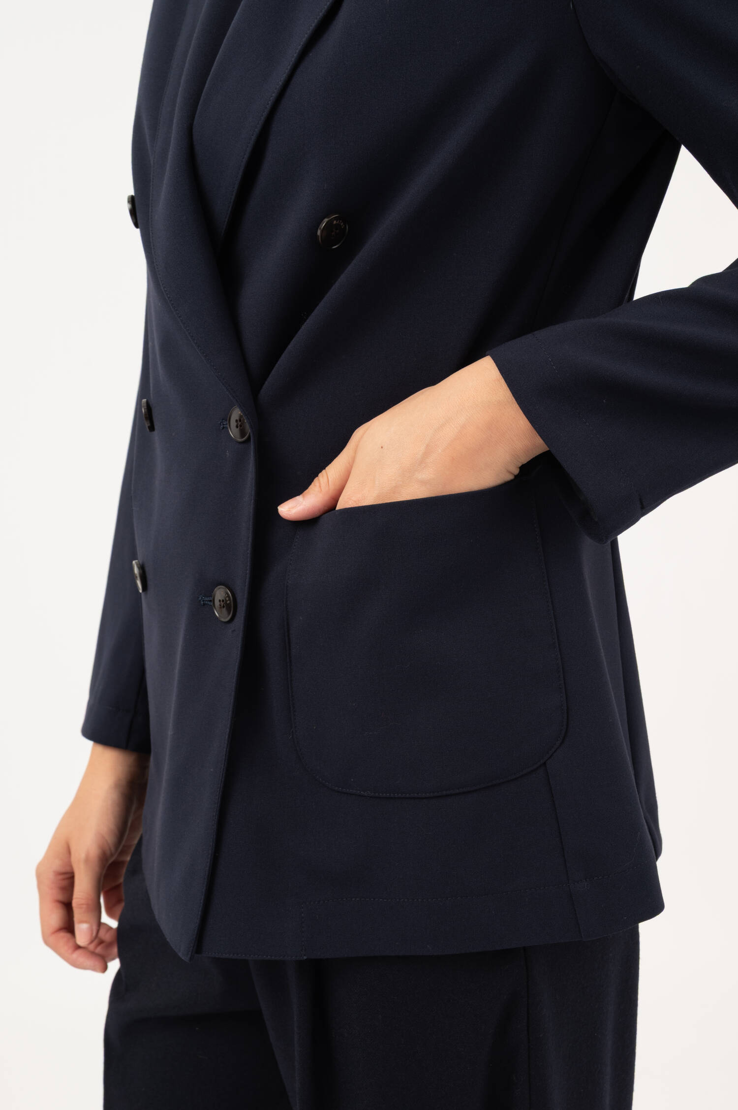 Blazer mit Spitzkragen in Navy Blazer mit Spitzkragen in Navy