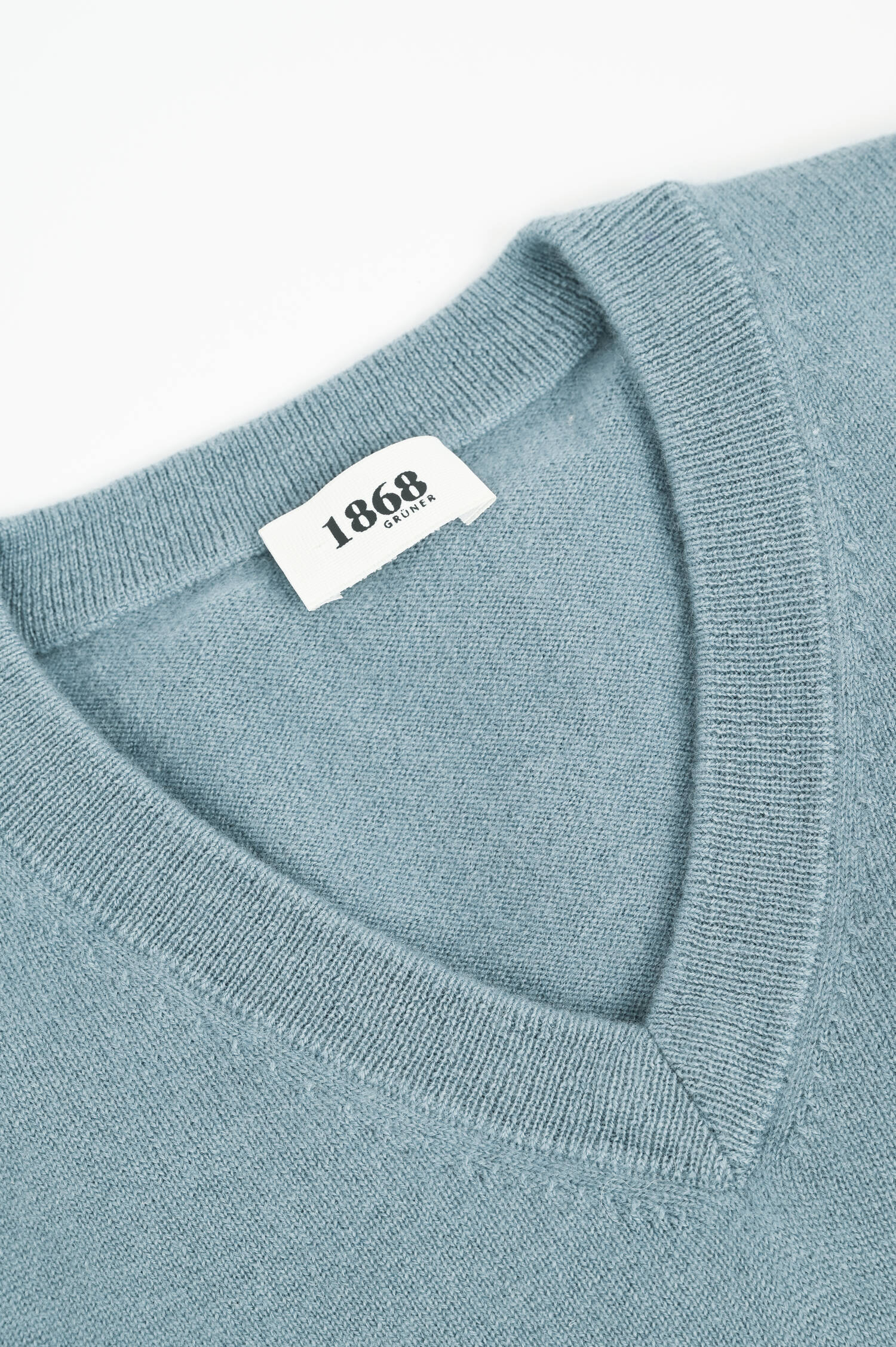 Cashmerepullover mit V-Neck in Slate Cashmerepullover mit V-Neck in Slate