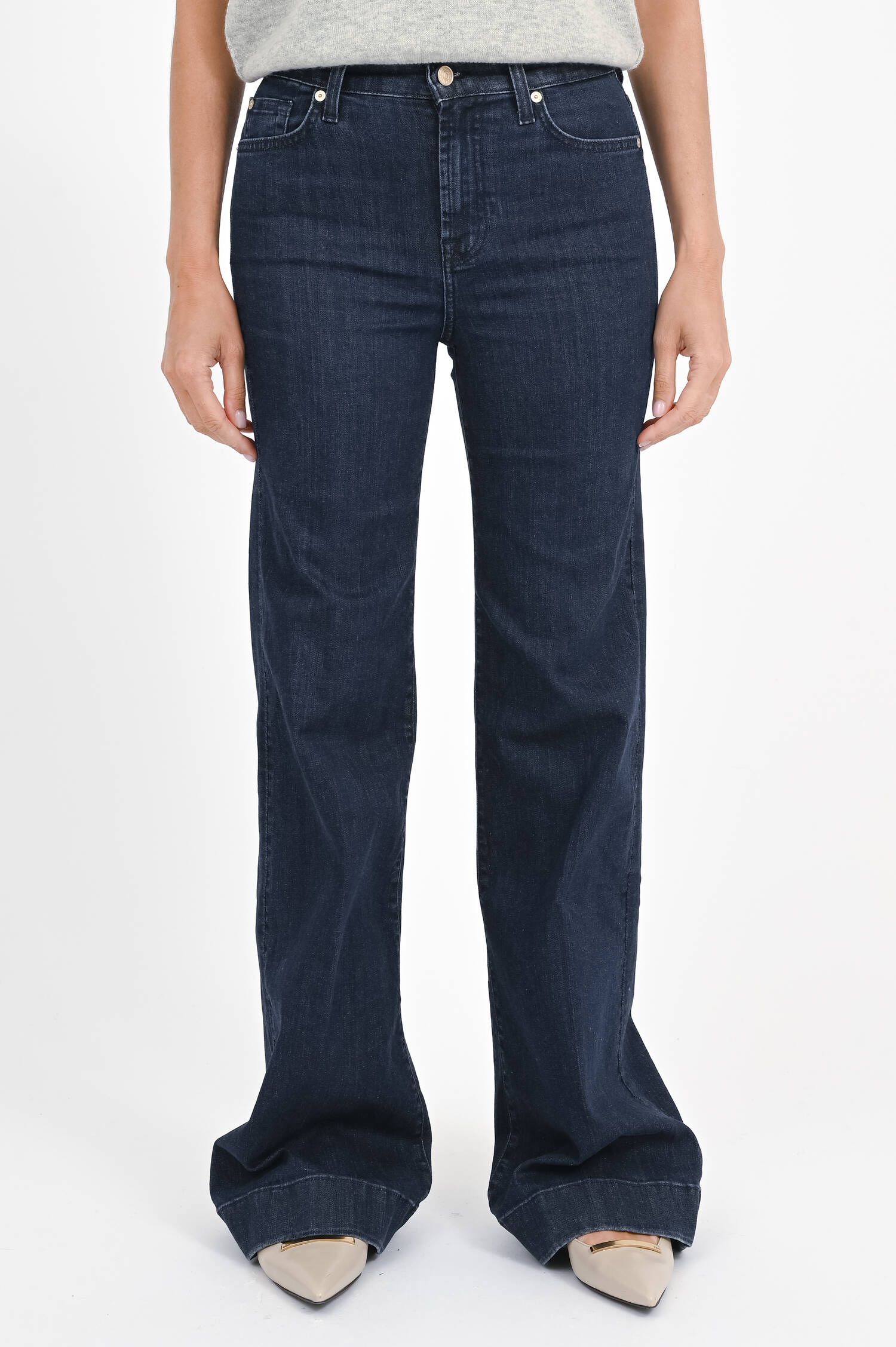 Flared Jeans MODERN DOJO in Dunkelblau Flared Jeans MODERN DOJO in Dunkelblau