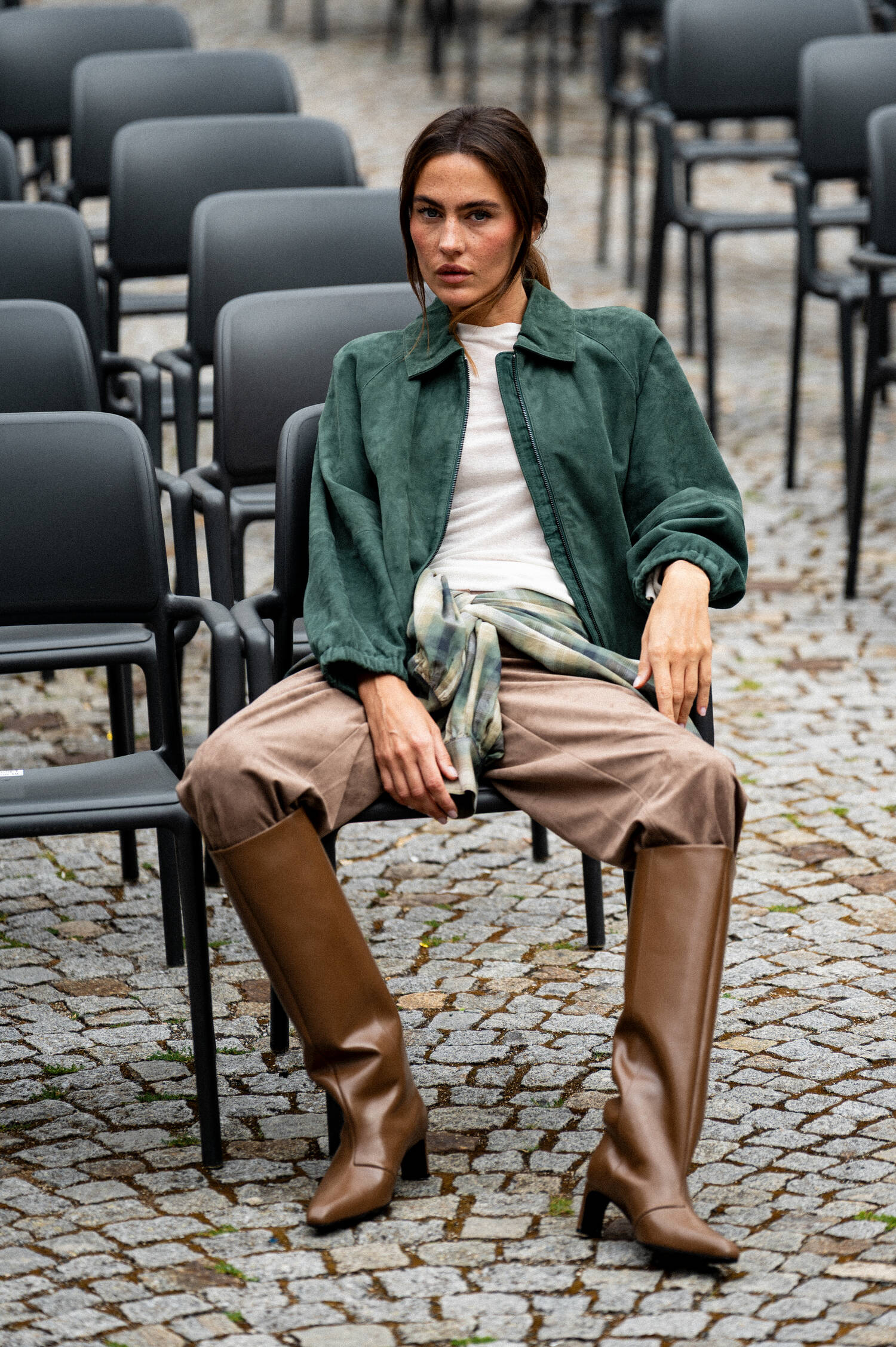 Vegane-Velourslederhose ODELIA in Braun Vegane-Velourslederhose ODELIA in Braun