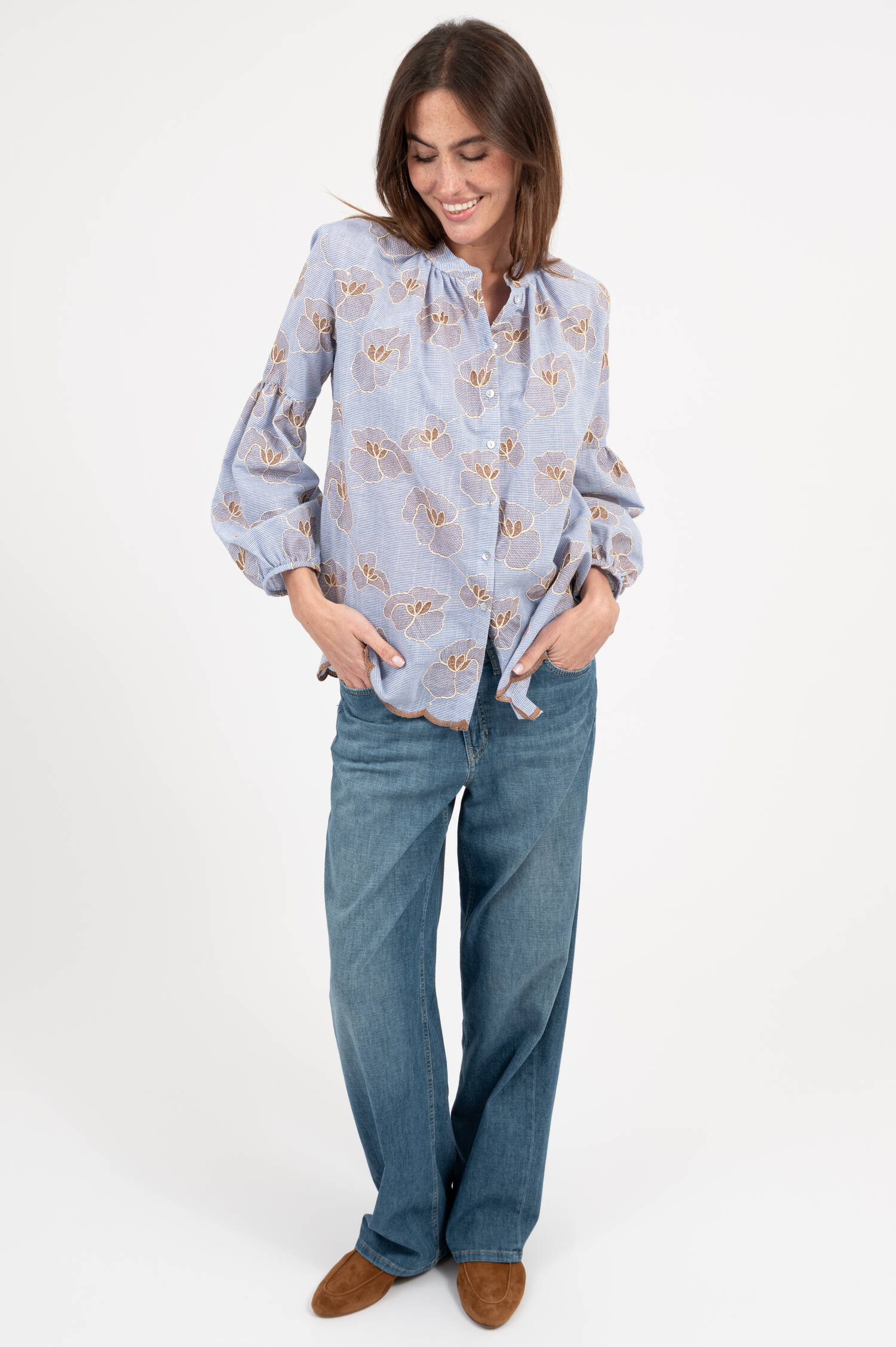 Bluse mit Stick in Hellblau/Braun