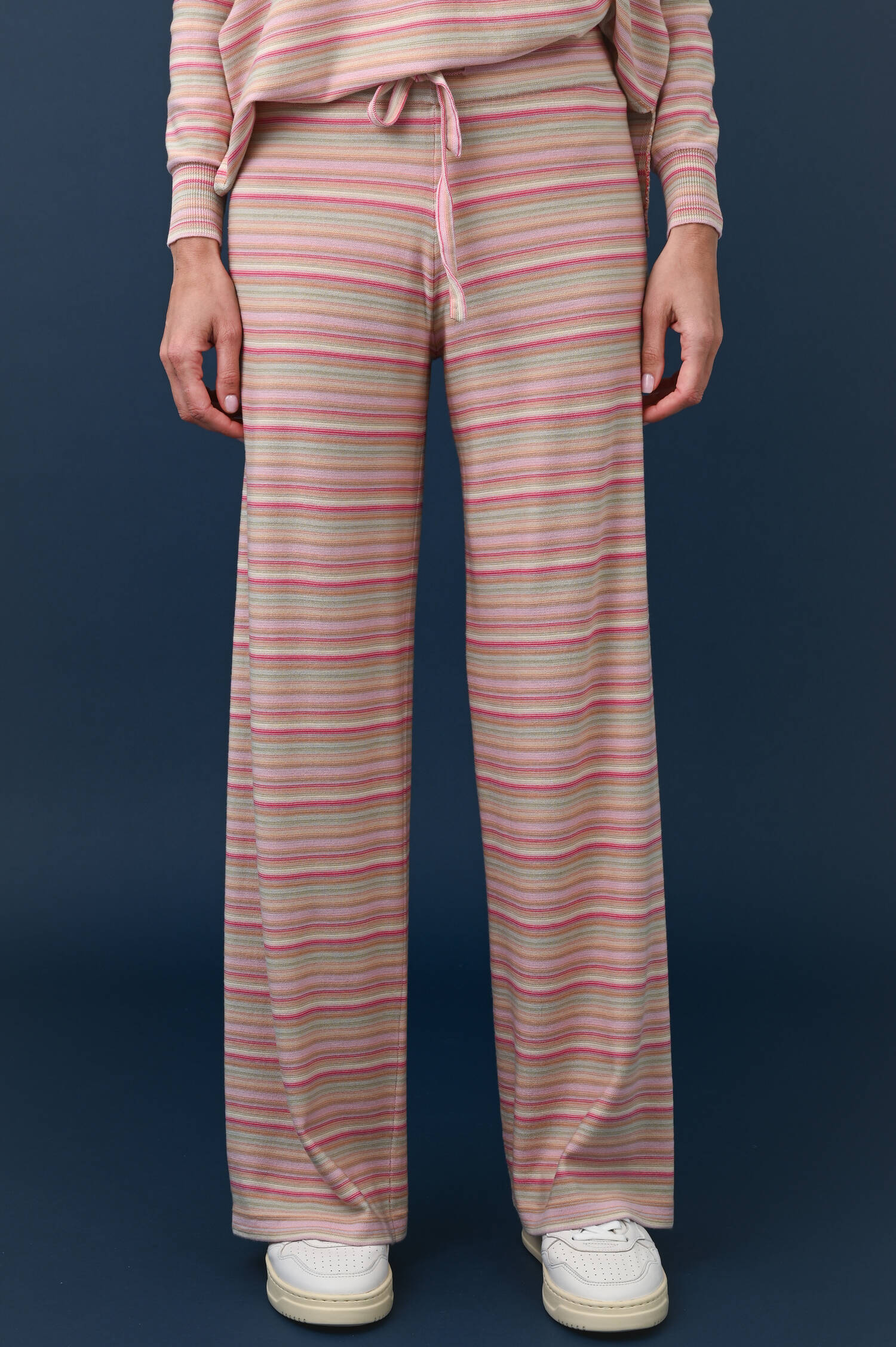 Schlupfhose aus Wolle in Rose gemustert