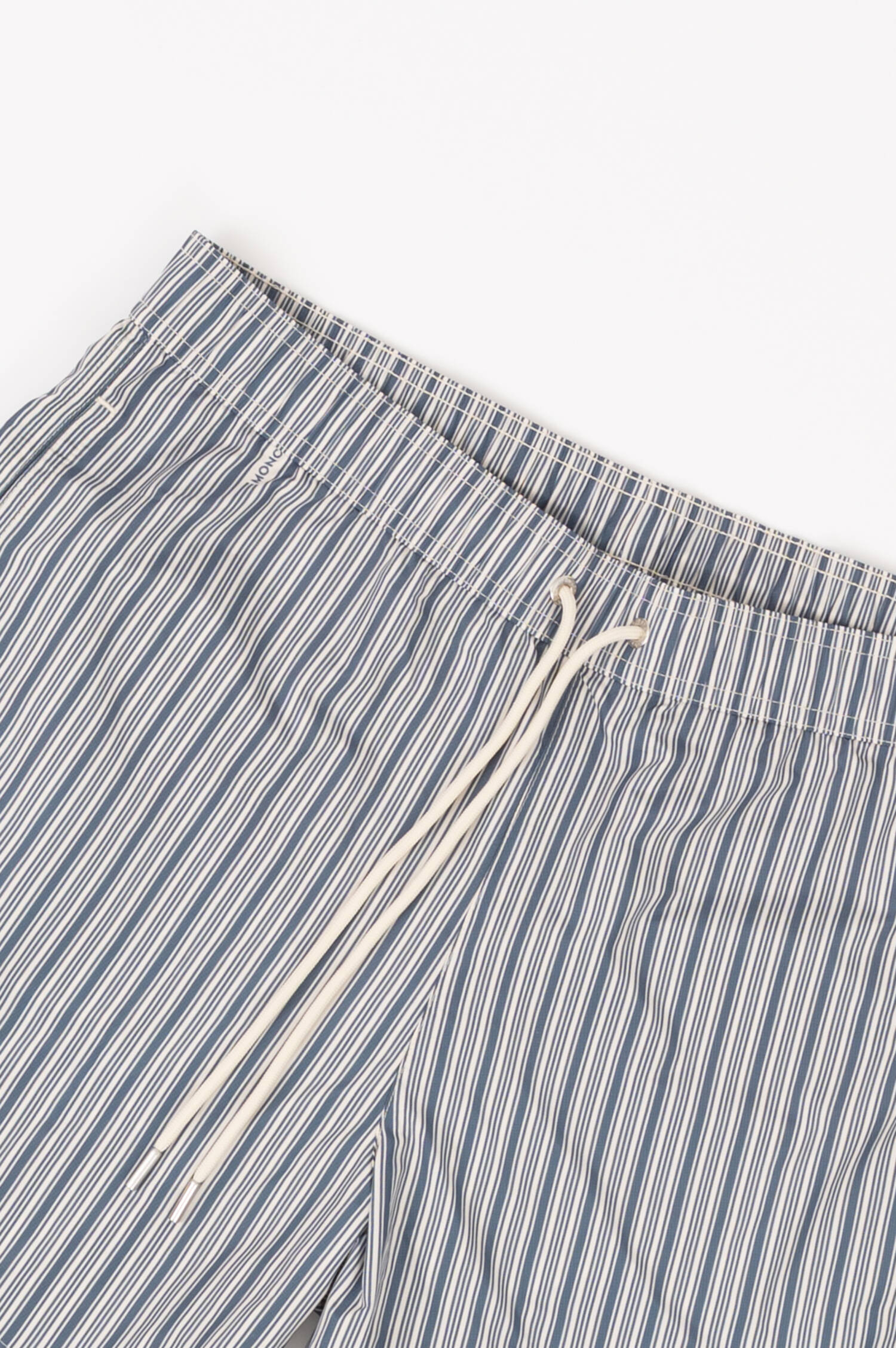 Badehose in Weiß/Blau gestreift