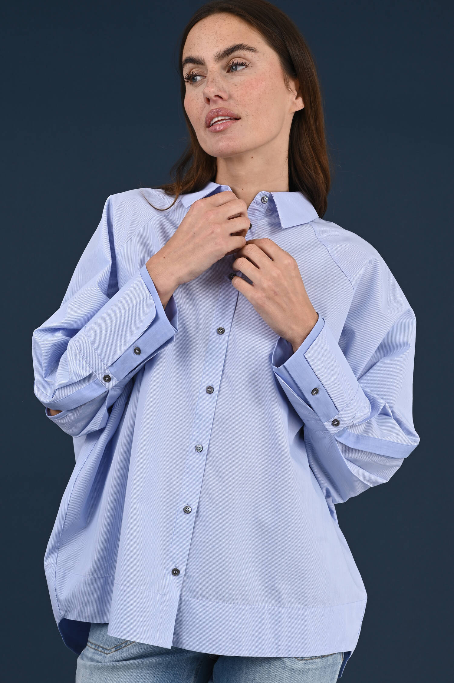 Bluse Mit Kellerfalten in Blau/Weiß gestreift