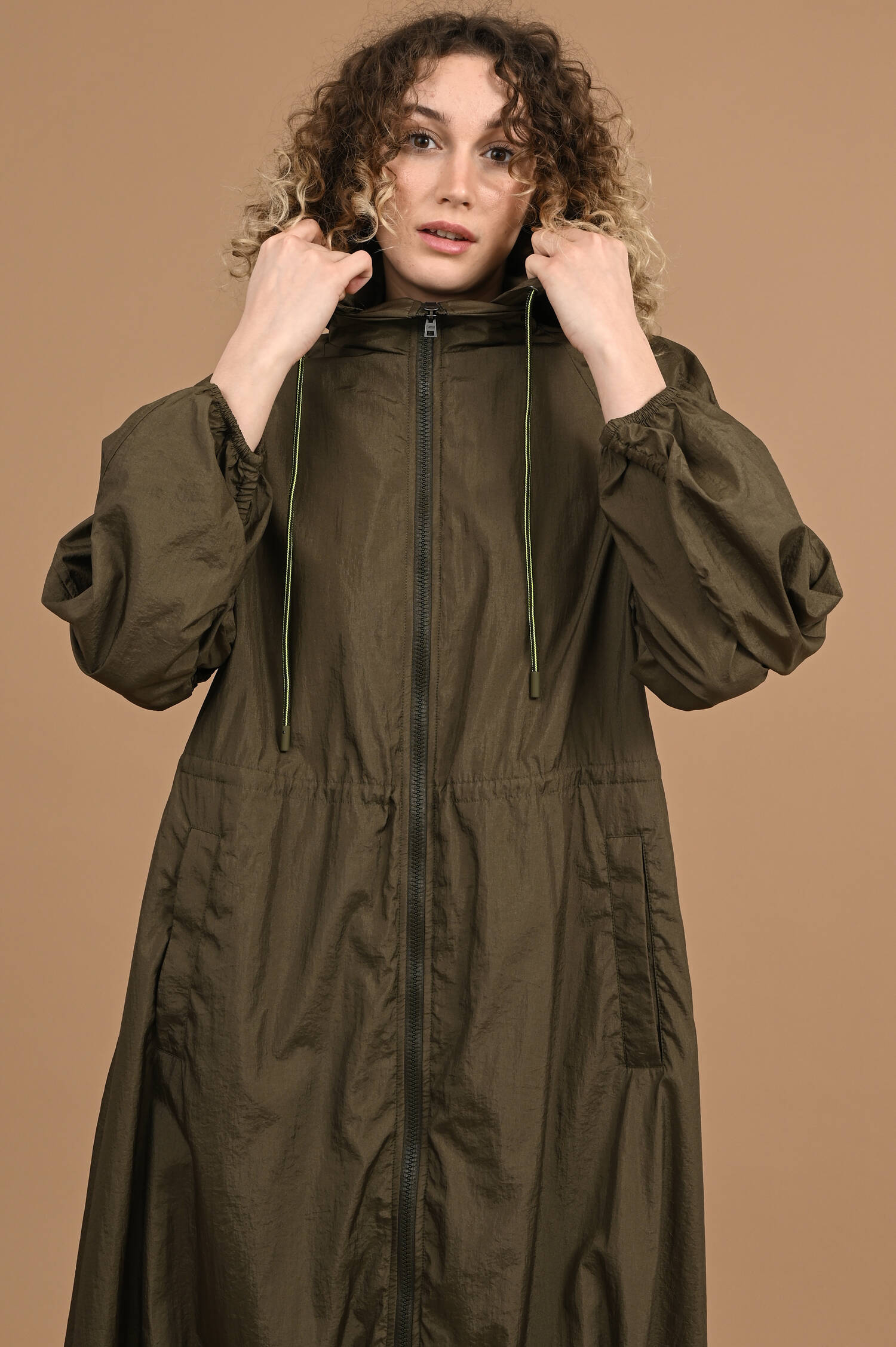 Parka Regenjacke in Verde-Militare-Grün