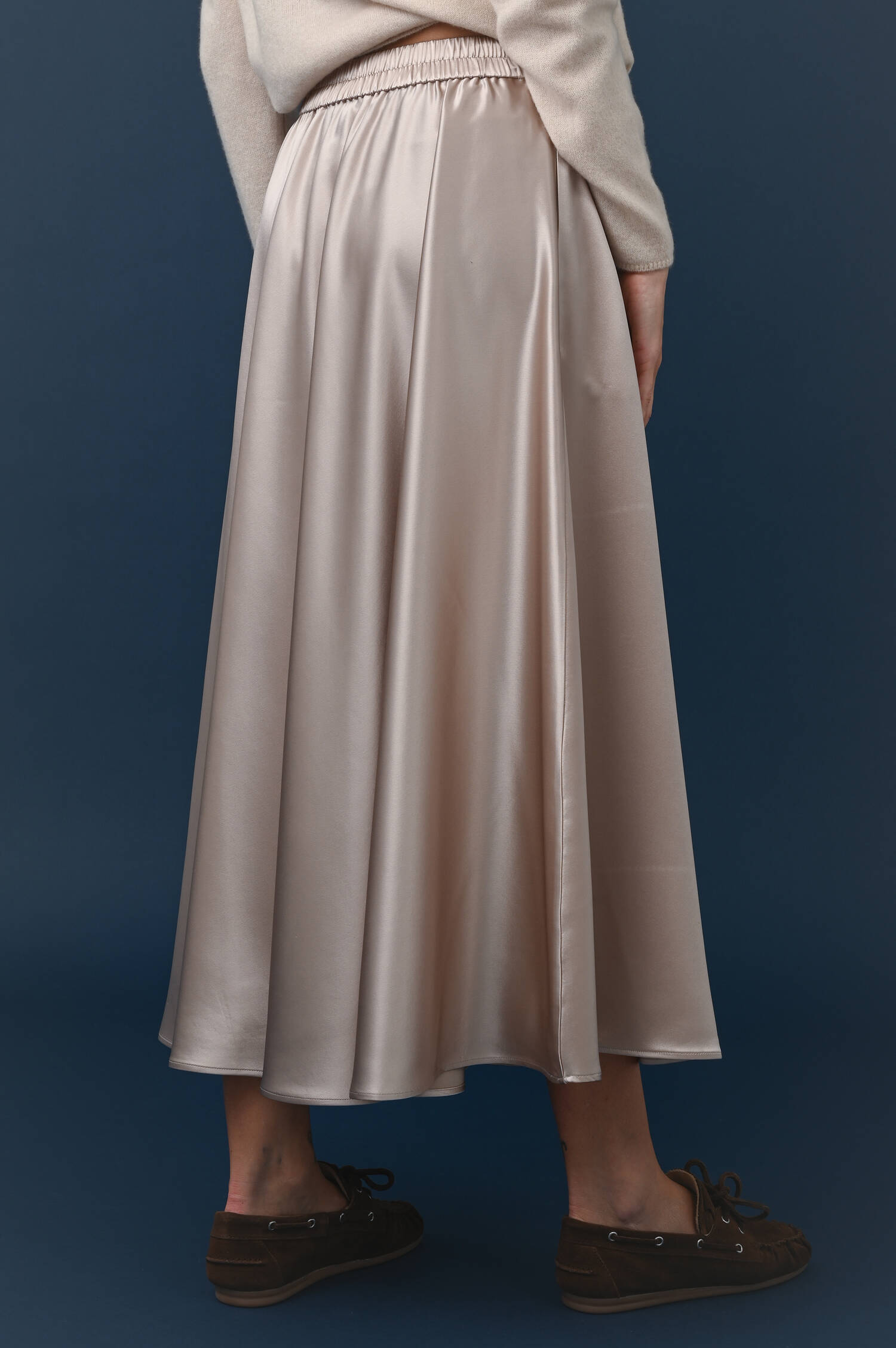 Rock mit Satinoptik in Taupe Rock mit Satinoptik in Taupe