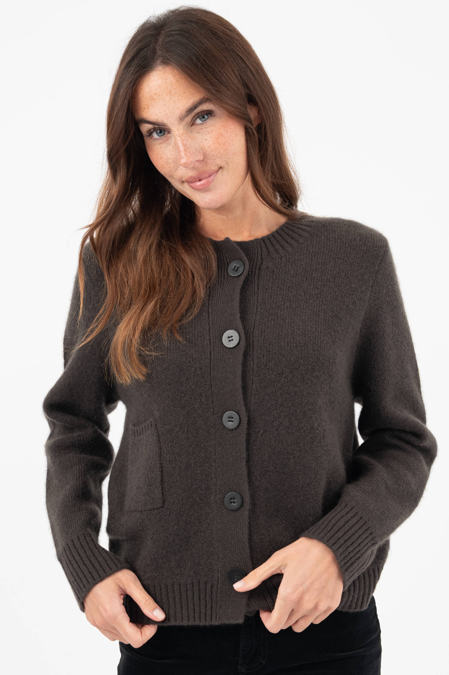 Cashmere-Seiden-Cardigan in Oliv Cashmere-Seiden-Cardigan in Oliv