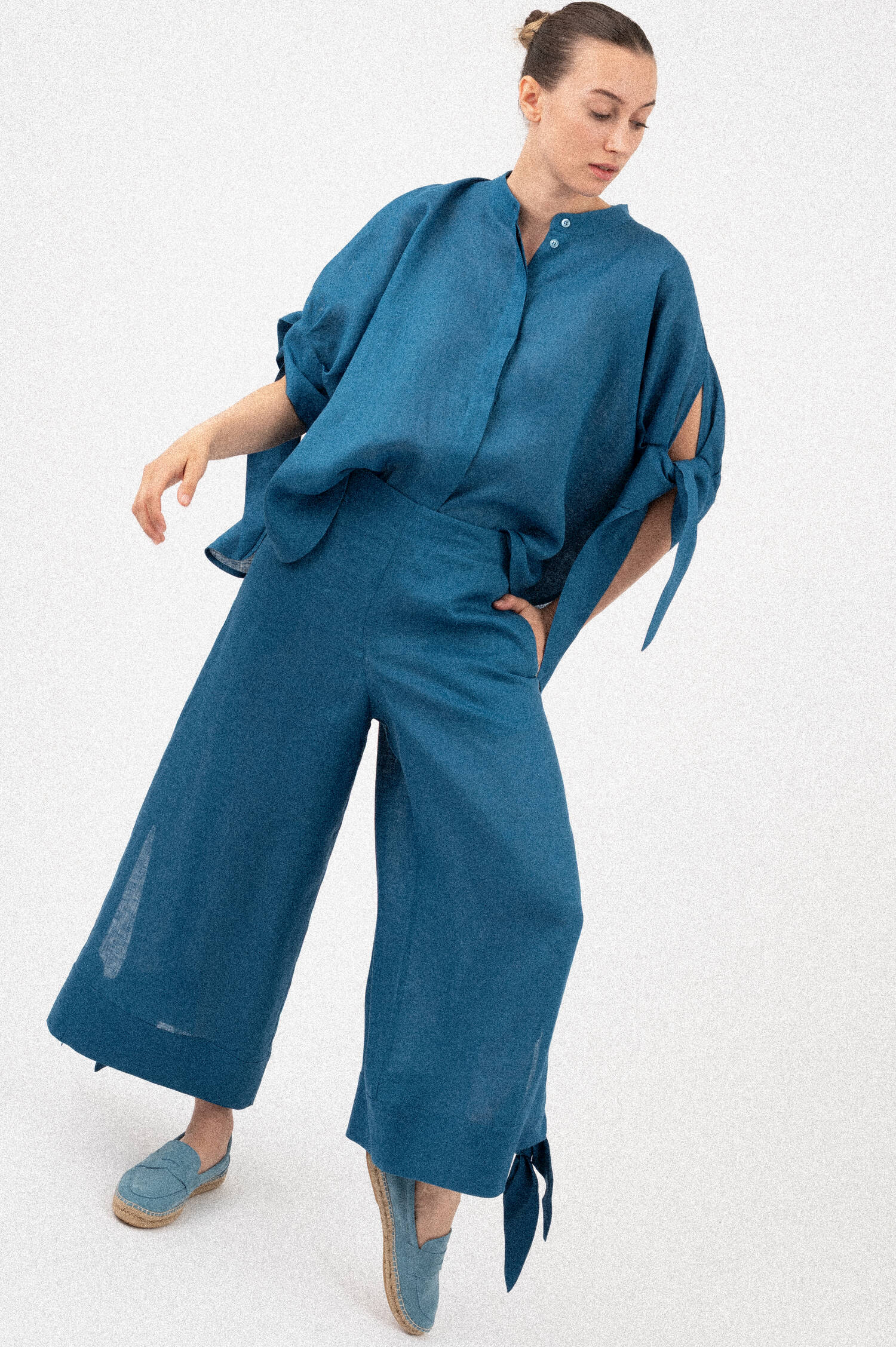 Cropped Wide-Leg Leinenschlupfhose in Blau