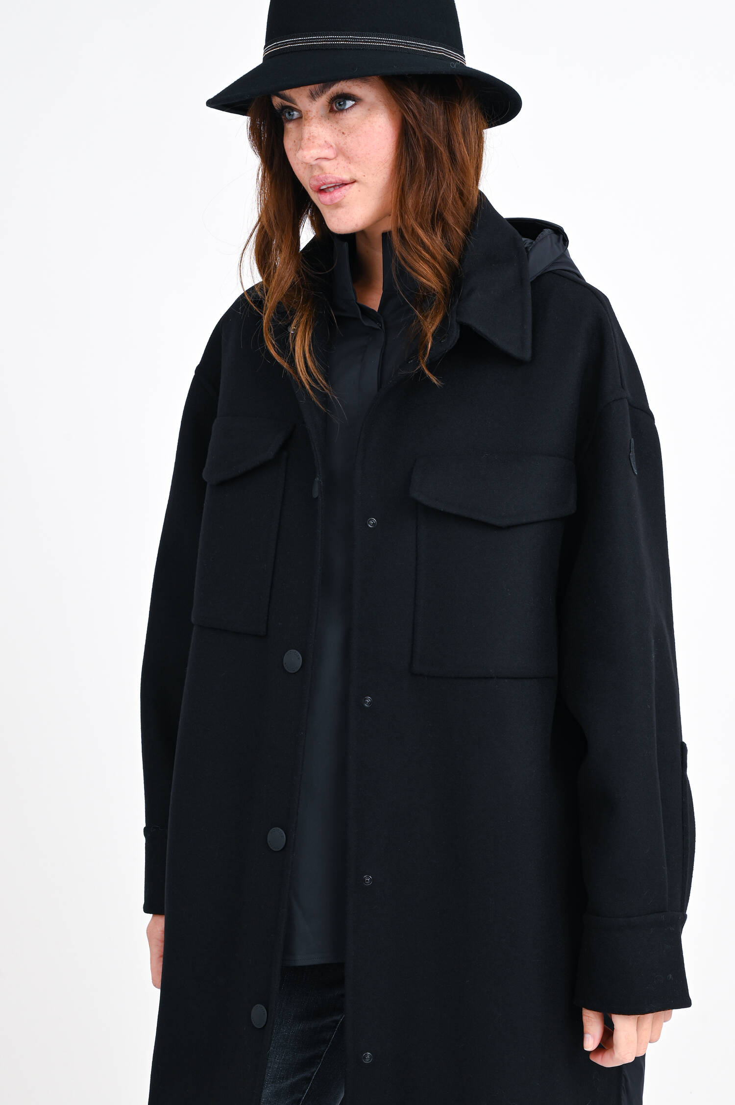 Wollmantel GOUET mit Daunenstepp in Schwarz