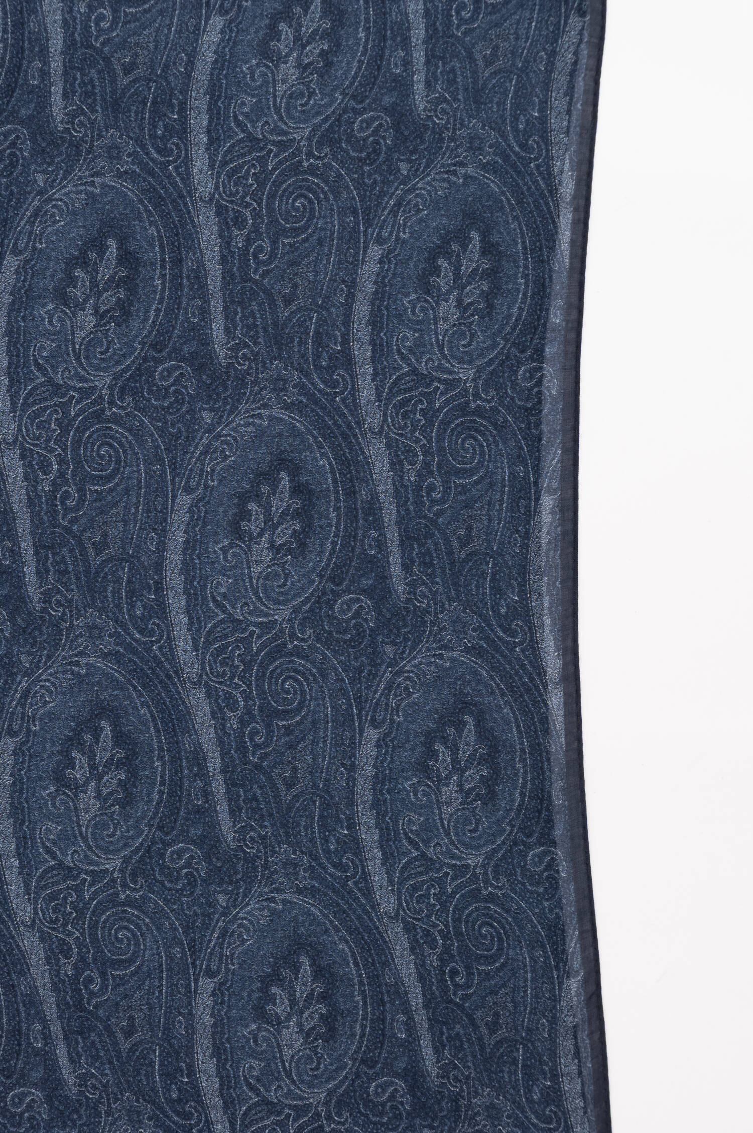 Schal mit Paisleymuster in Blau Schal mit Paisleymuster in Blau