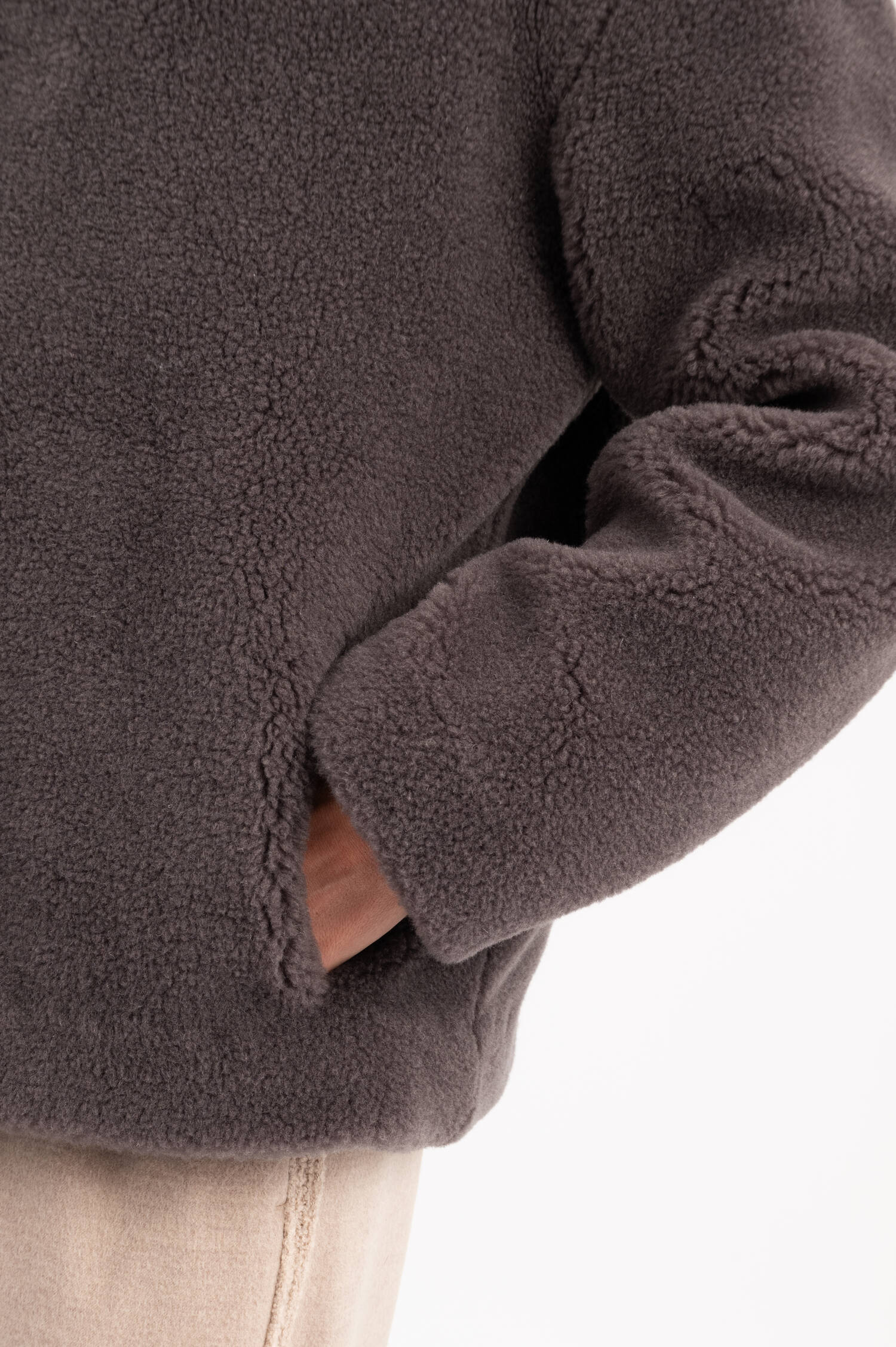 Teddyjacke in Grau Teddyjacke in Grau