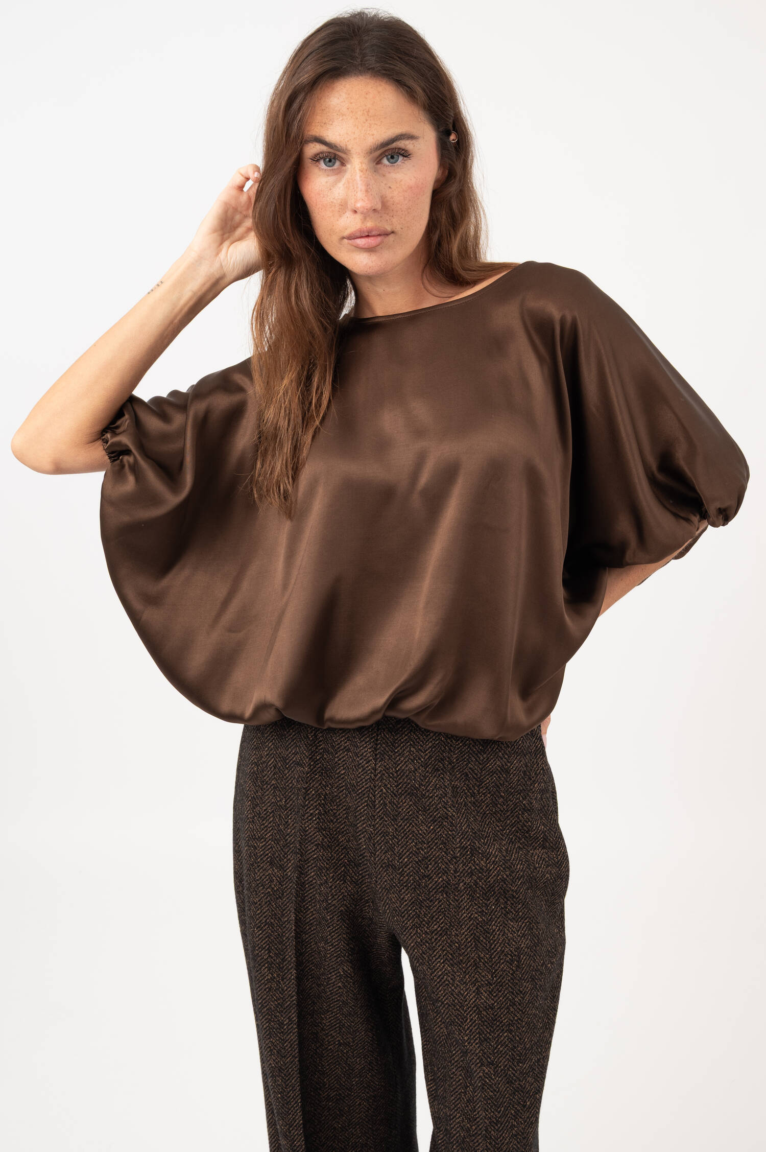 Satin-Blusenshirt in Braun