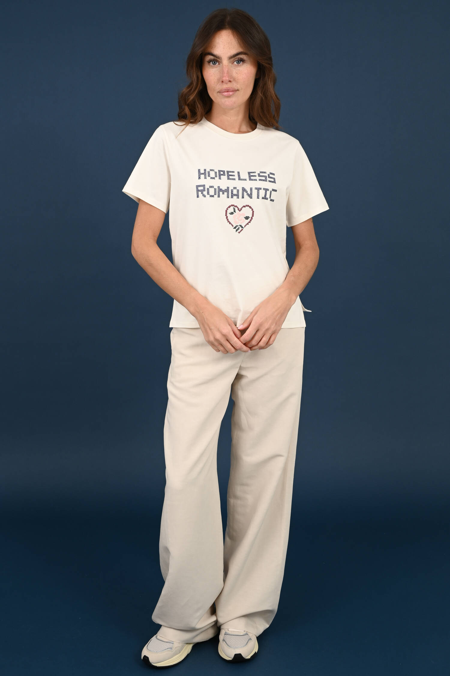 T-Shirt mit Romantic Aufstick in Ecru T-Shirt mit Romantic Aufstick in Ecru