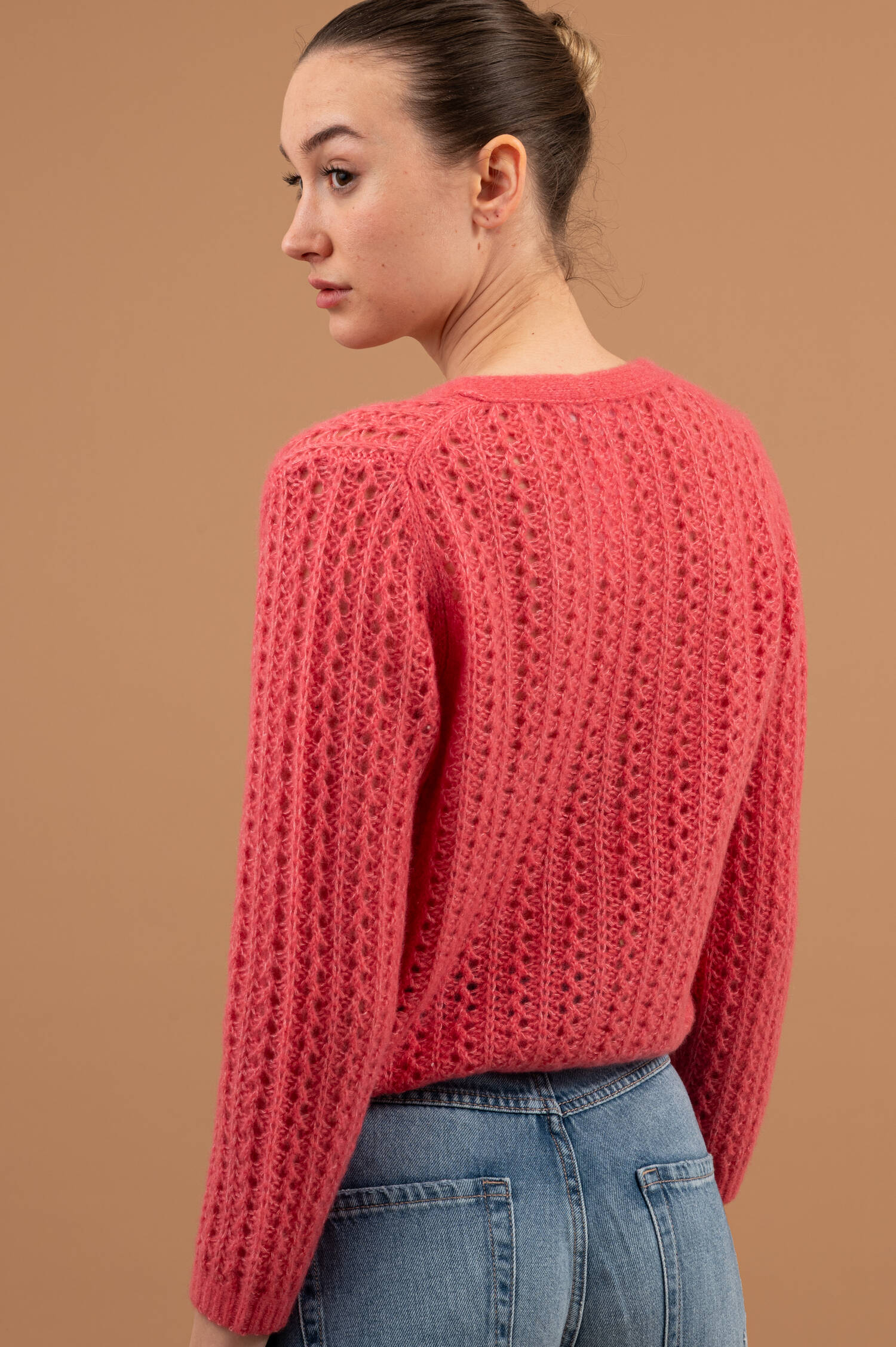 Lochstrickweste in Hibiskusrot