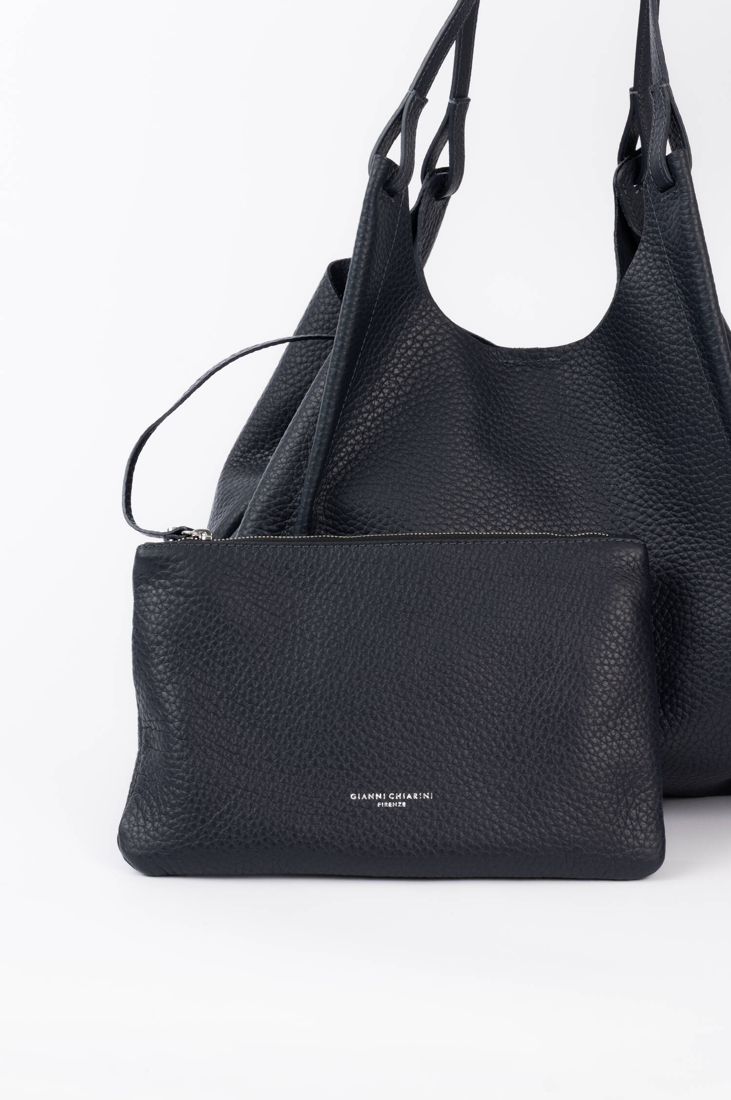 Ledertasche DUA in Navy