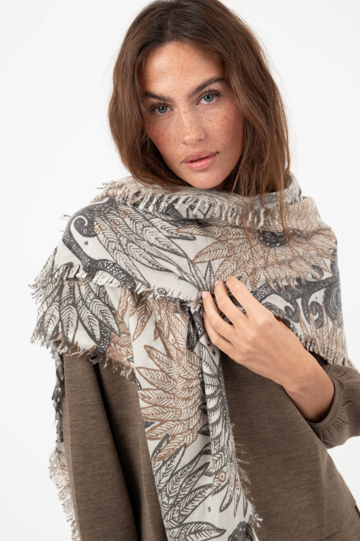 Cashmere-Woll-Dreieckstuch INKE in Beige/Blau Cashmere-Woll-Dreieckstuch INKE in Beige/Blau