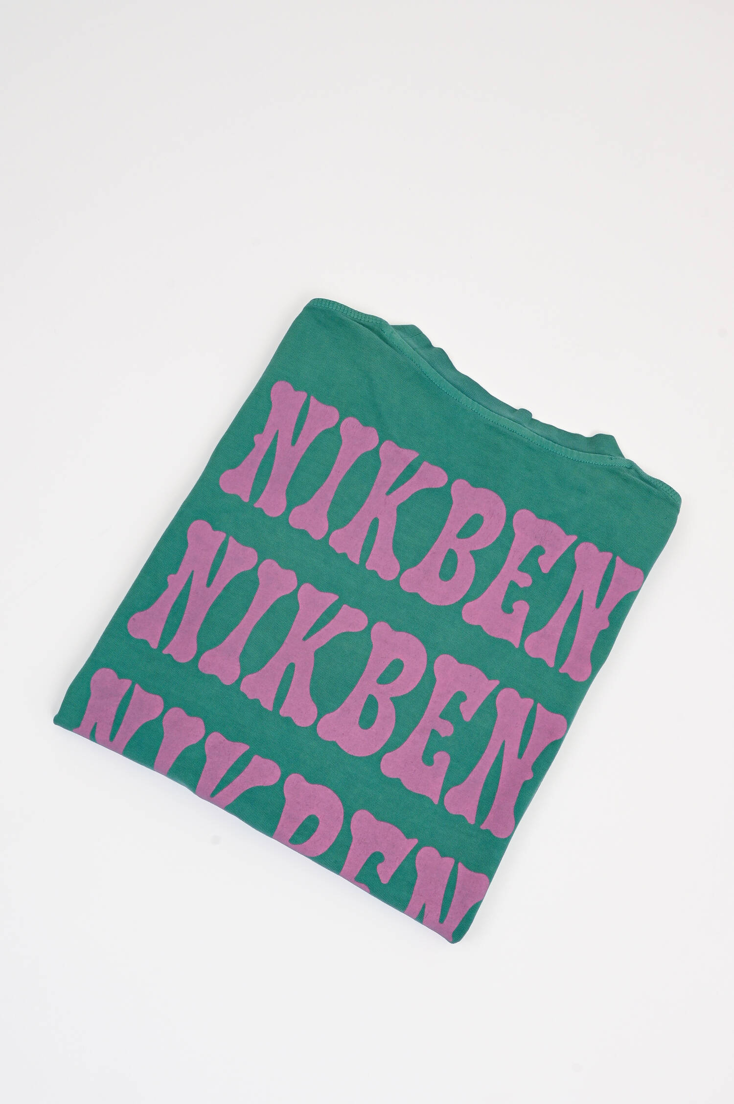 T-Shirt mit XXL-Backprint in Grün/Magenta