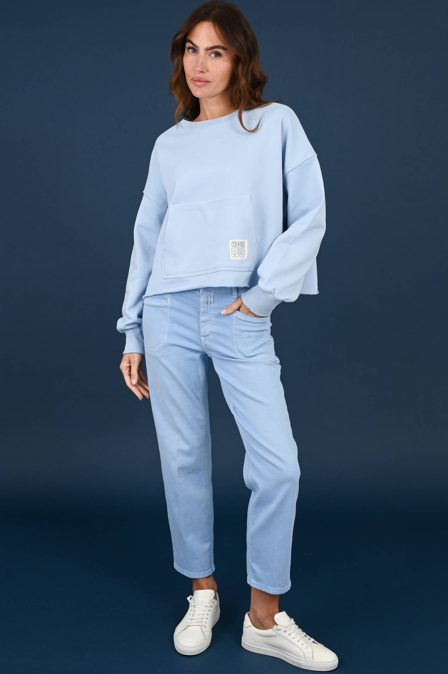 Sweater HAPPINESS in Hellblau Sweater HAPPINESS in Hellblau