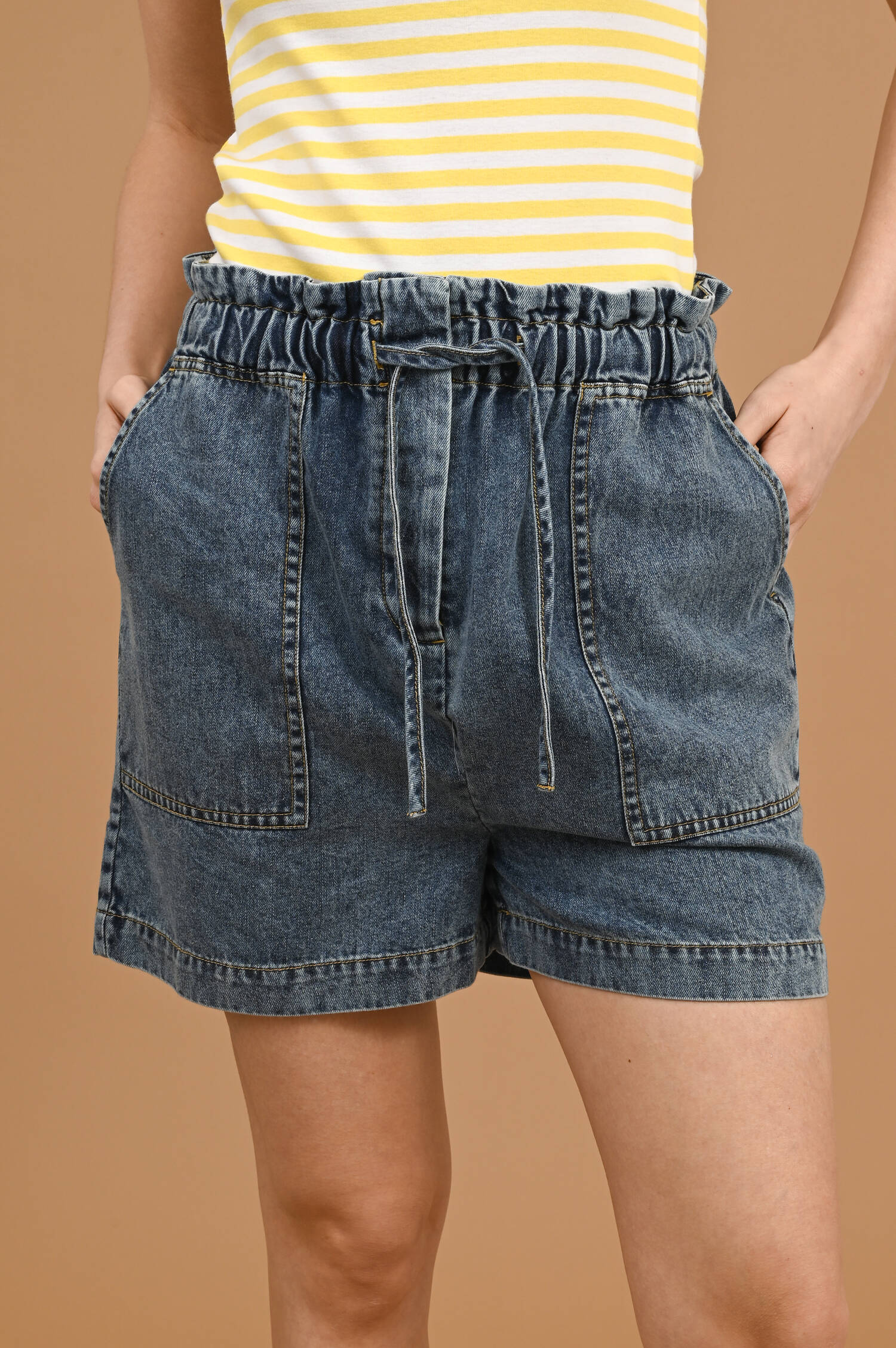 Denim Jeans Shorts mit Elastischem Bund in Blau