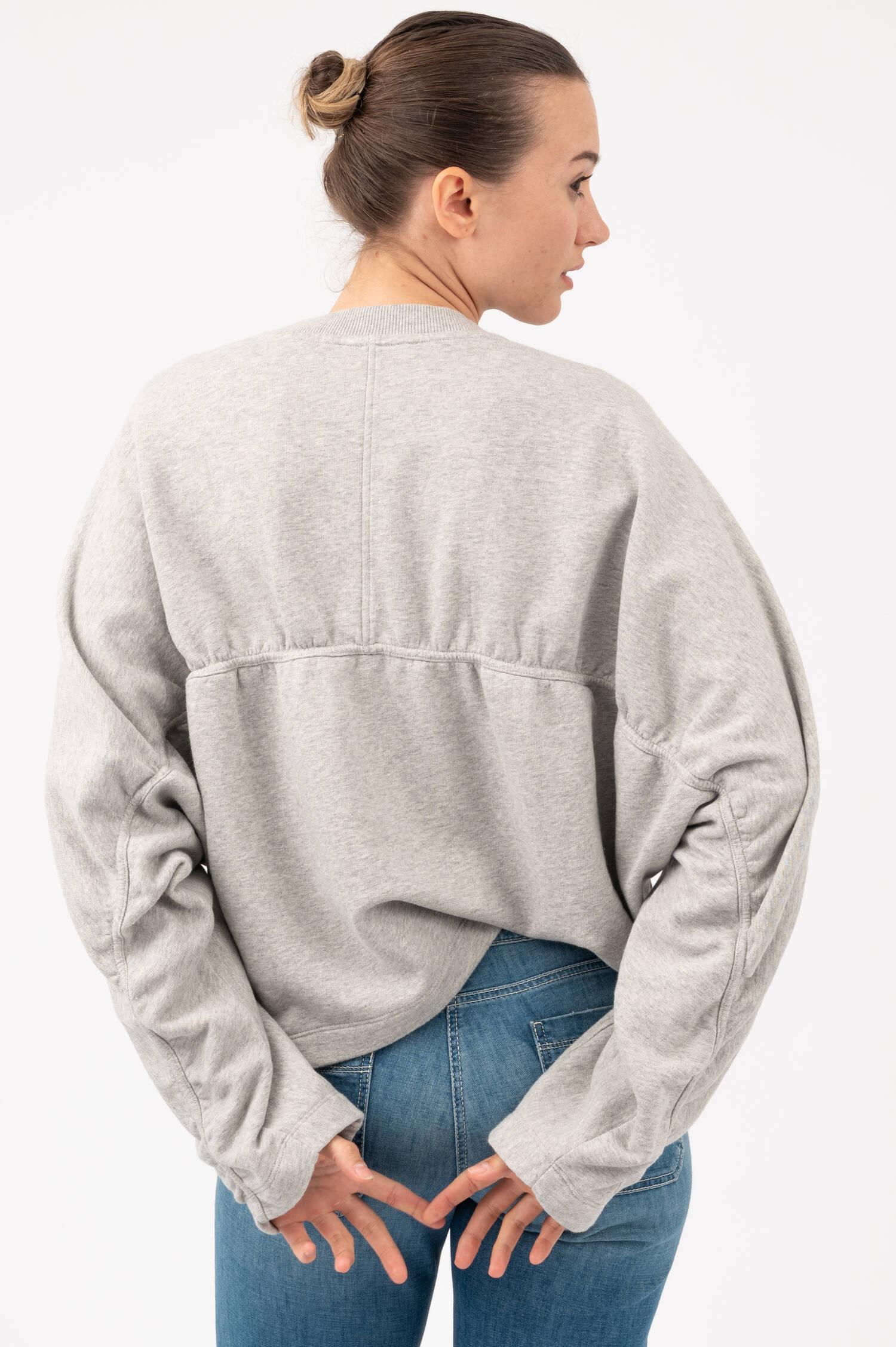 Sweater mit geraffter Rückennaht in Grau