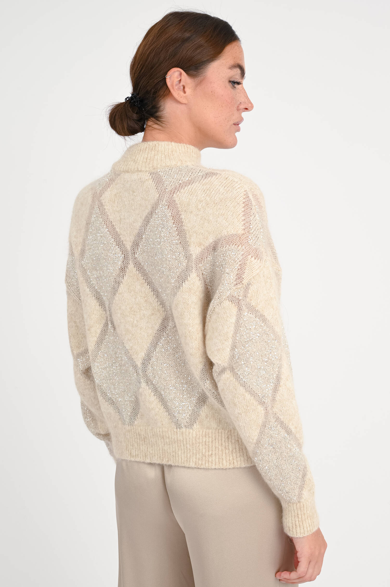 Pullover mit Rautenmuster und Pailletten in Beige