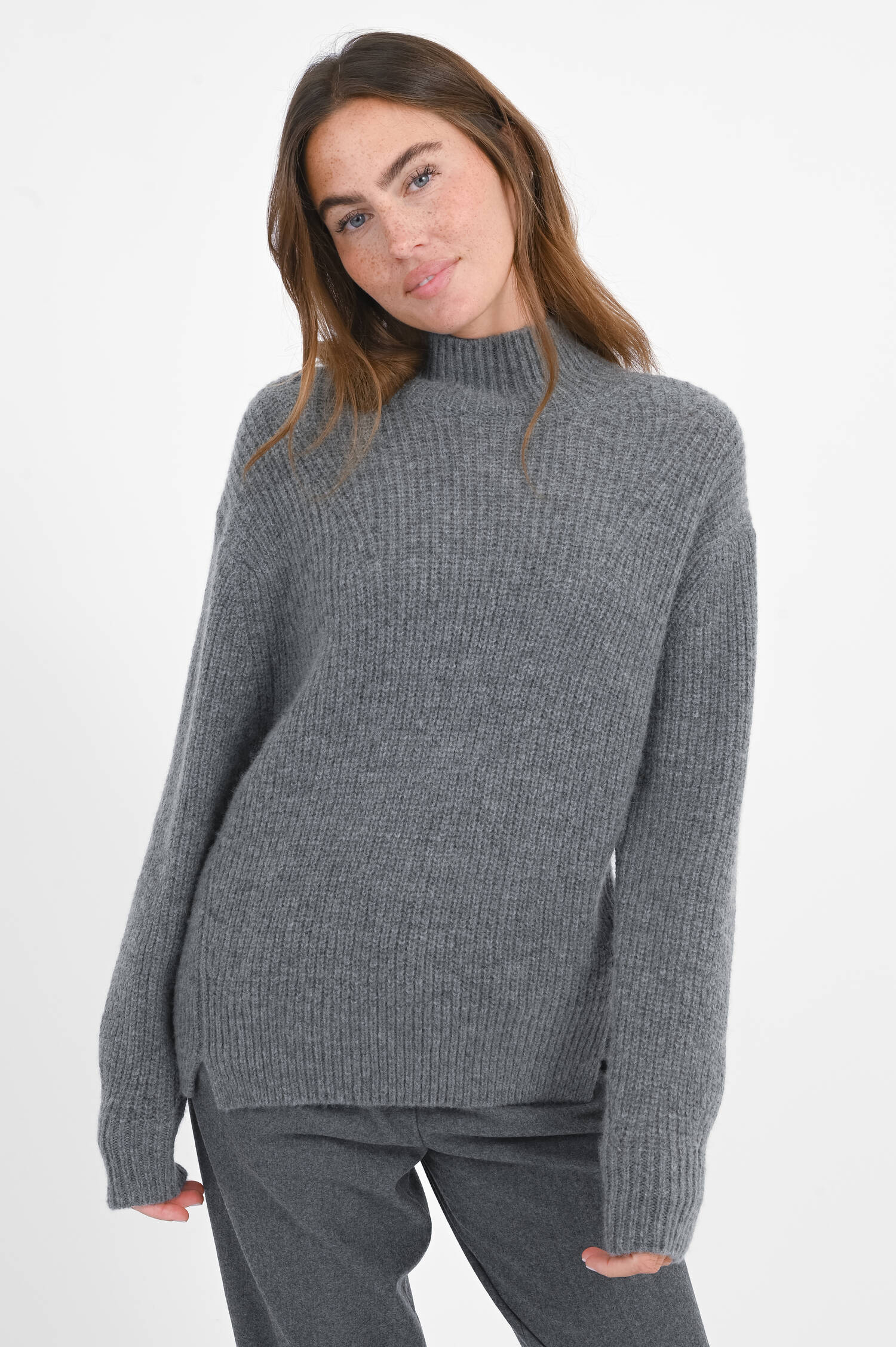 Wollpullover mit Stehkragen in Dunkelgrau meliert