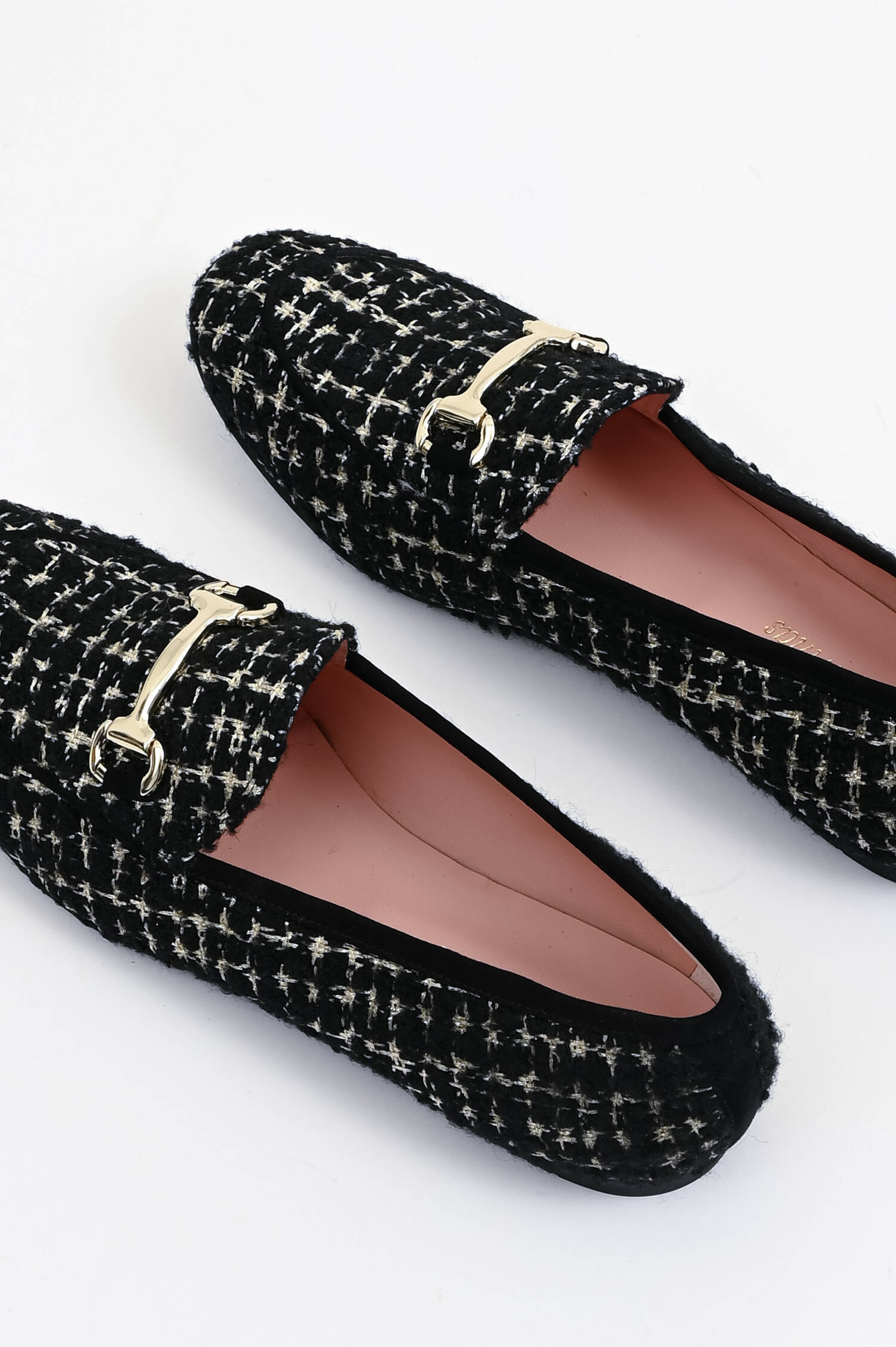 Loafer in Bouclé-Optik in Schwarz/Natur