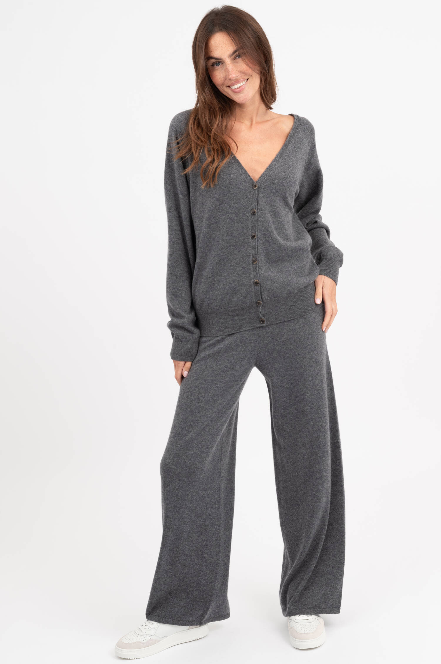 Cashmere Cardigan JIANI in Graphite Cashmere Cardigan JIANI in Graphite