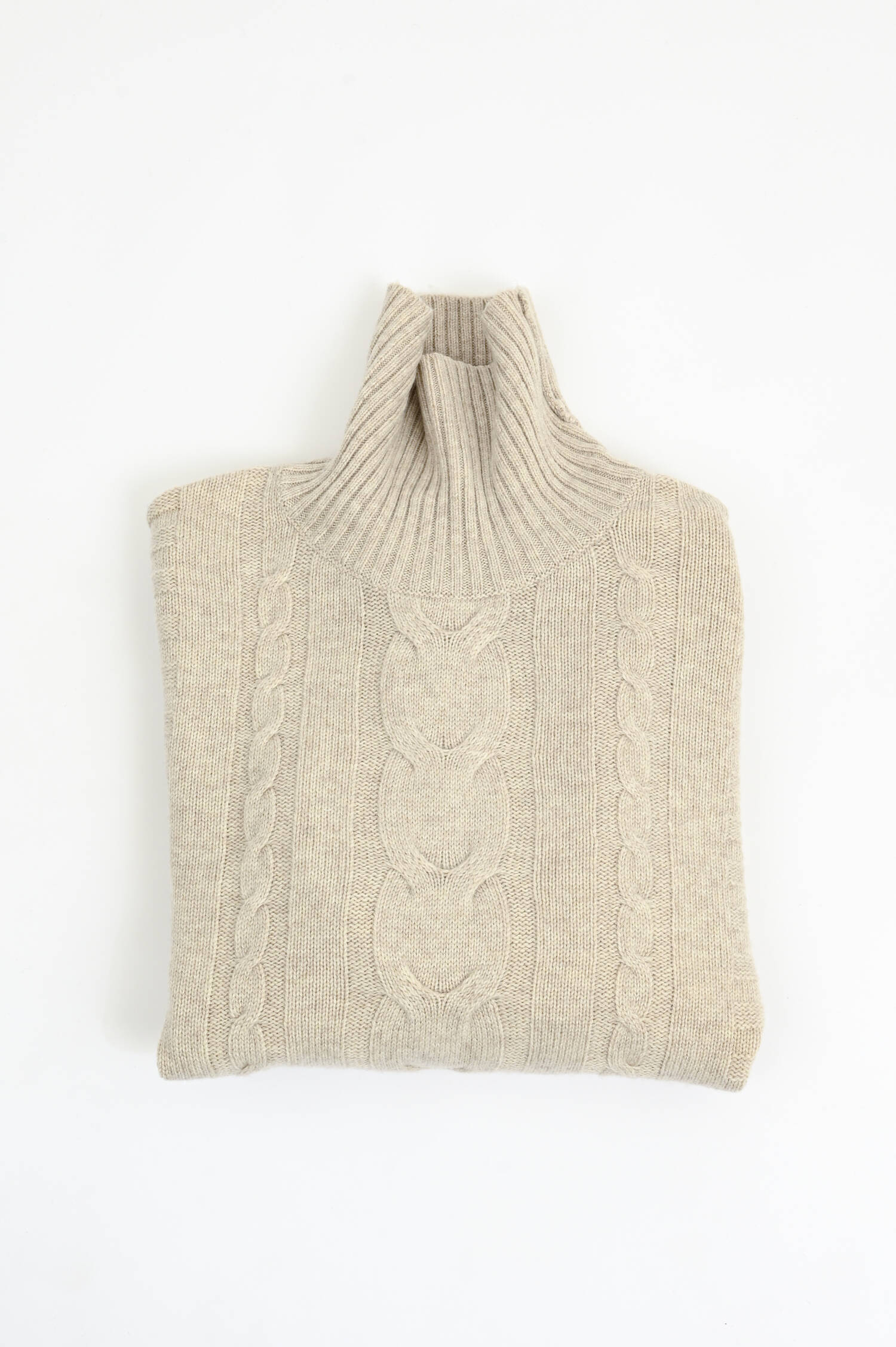 Zopfstrick-Rollkragenpullover in Hellbeige