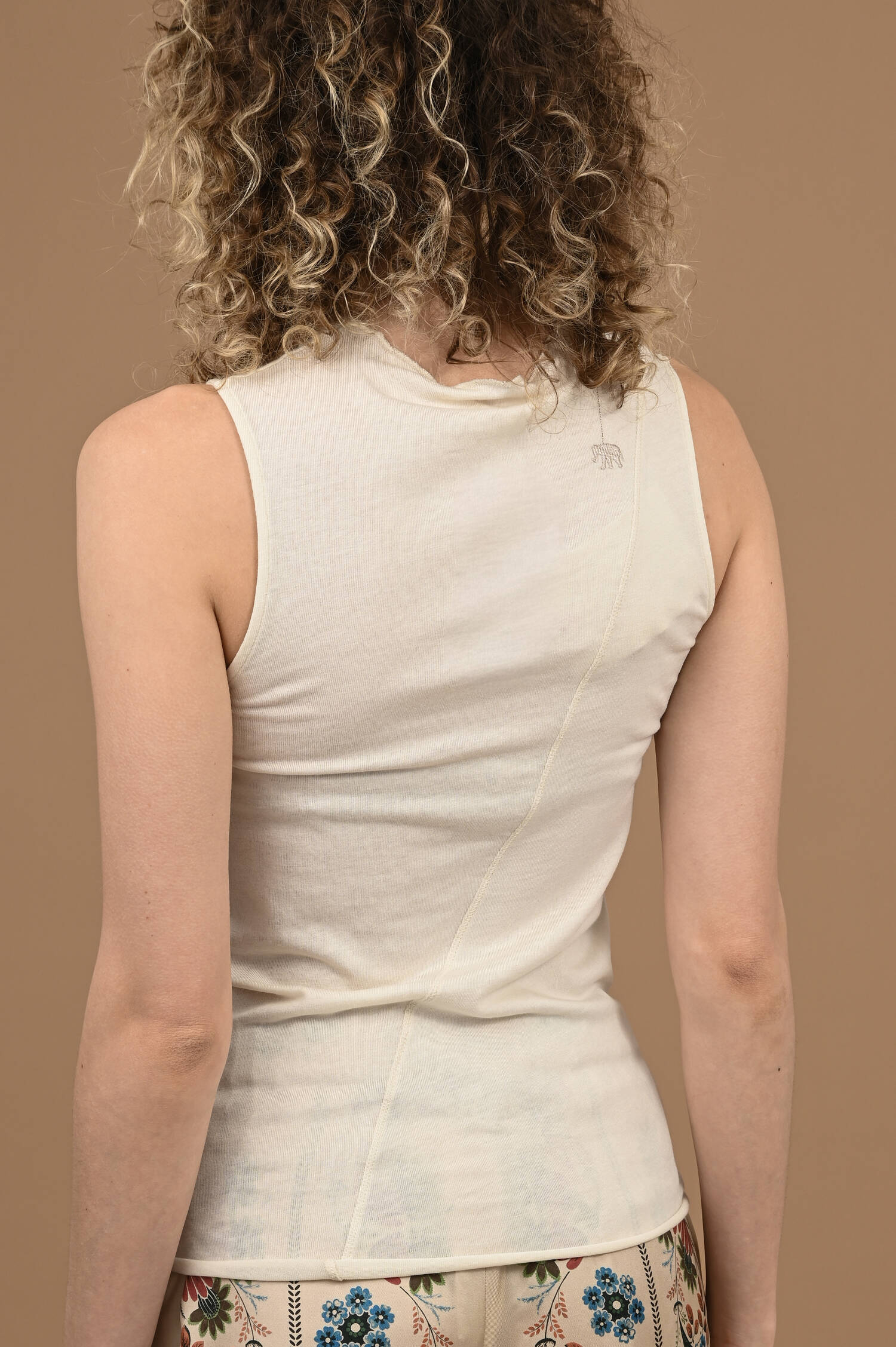 Ärmelloses Feinstrick-Top in Naturbeige