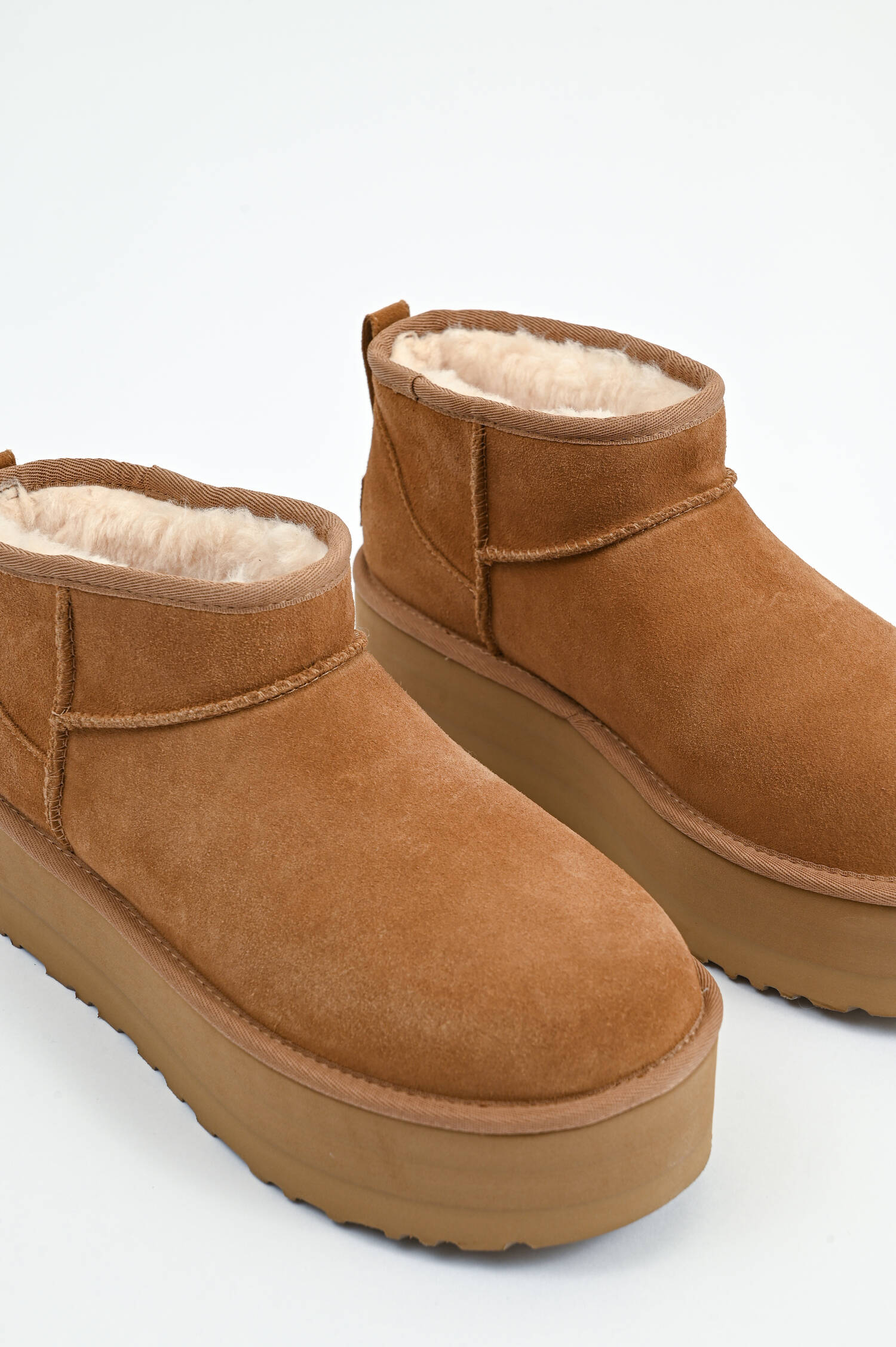 Lammfell-Boot ULTRA MINI PLATTFORM in Chestnut Lammfell-Boot ULTRA MINI PLATTFORM in Chestnut