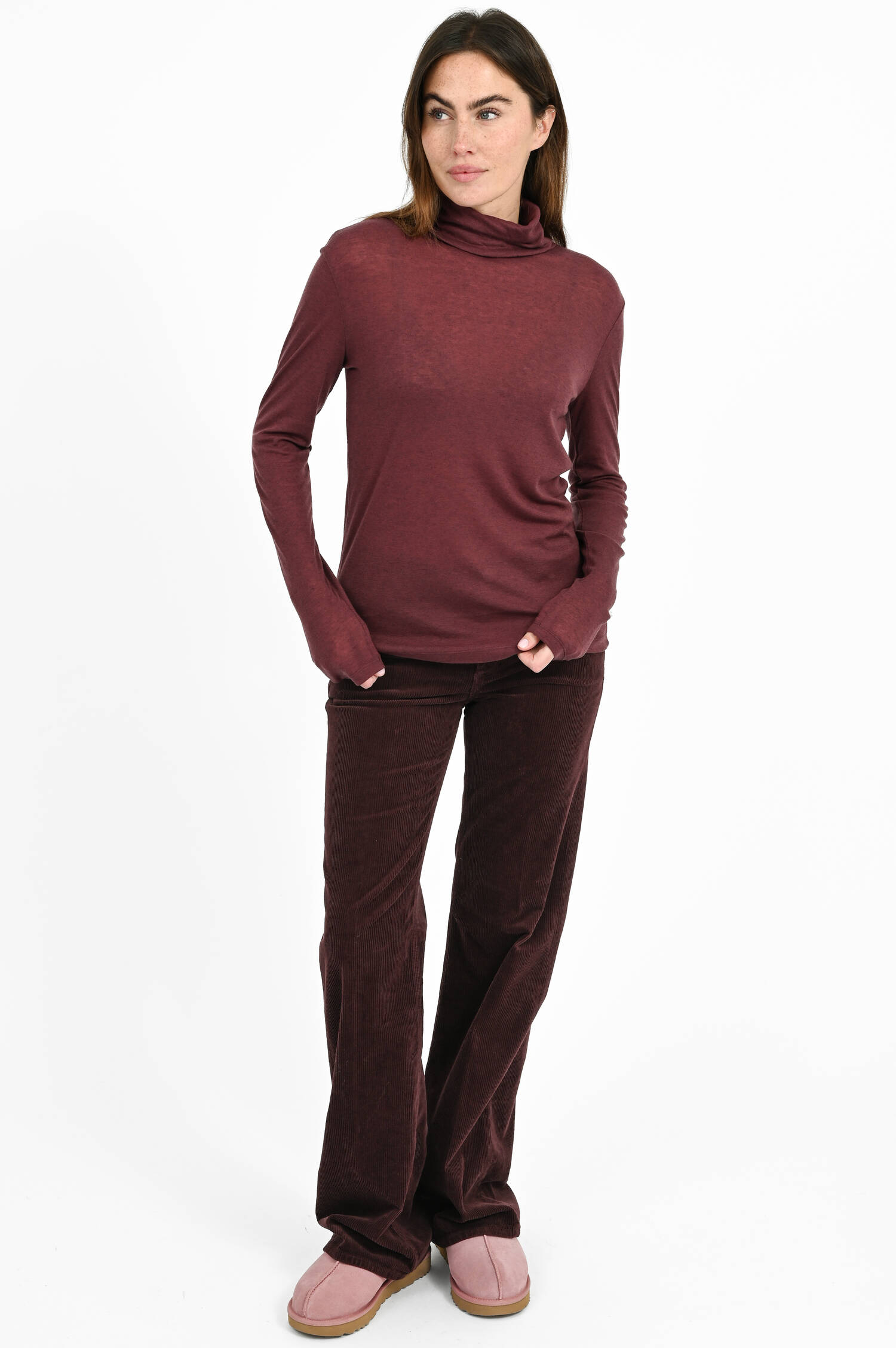 Turtleneck aus Lyocell und Wolle in Dark Raisin