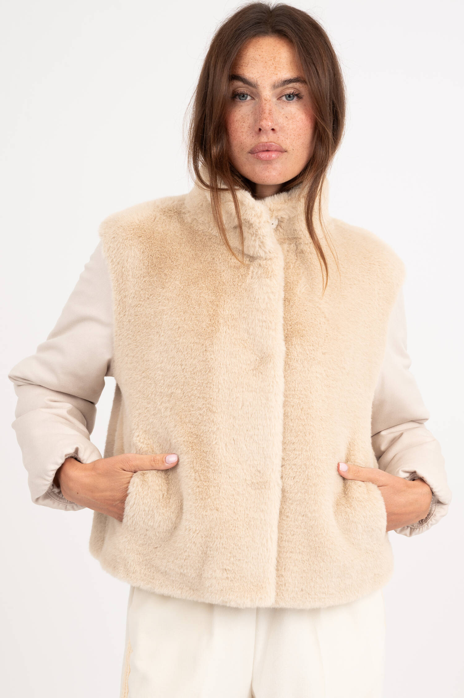 Jacke mit Faux Fur in Beige