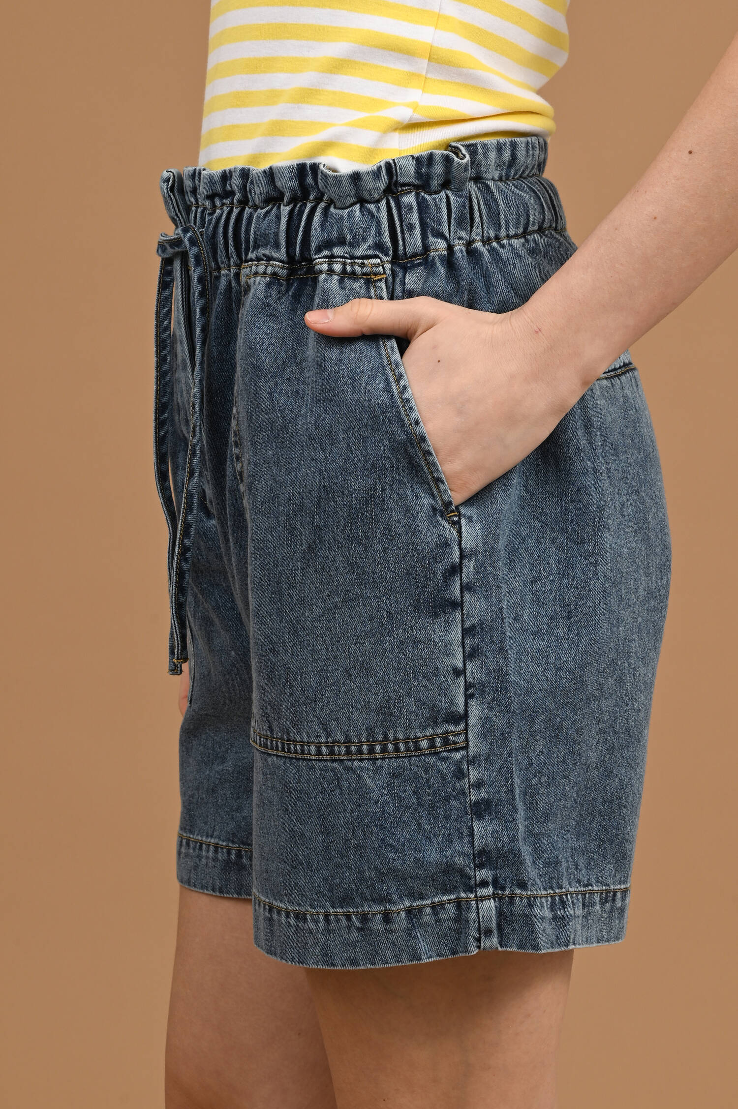 Denim Jeans Shorts mit Elastischem Bund in Blau