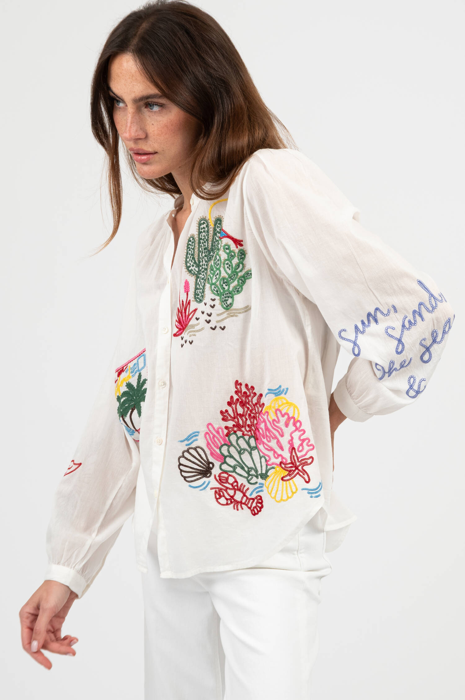 Bluse mit buntem Stick in Weiß