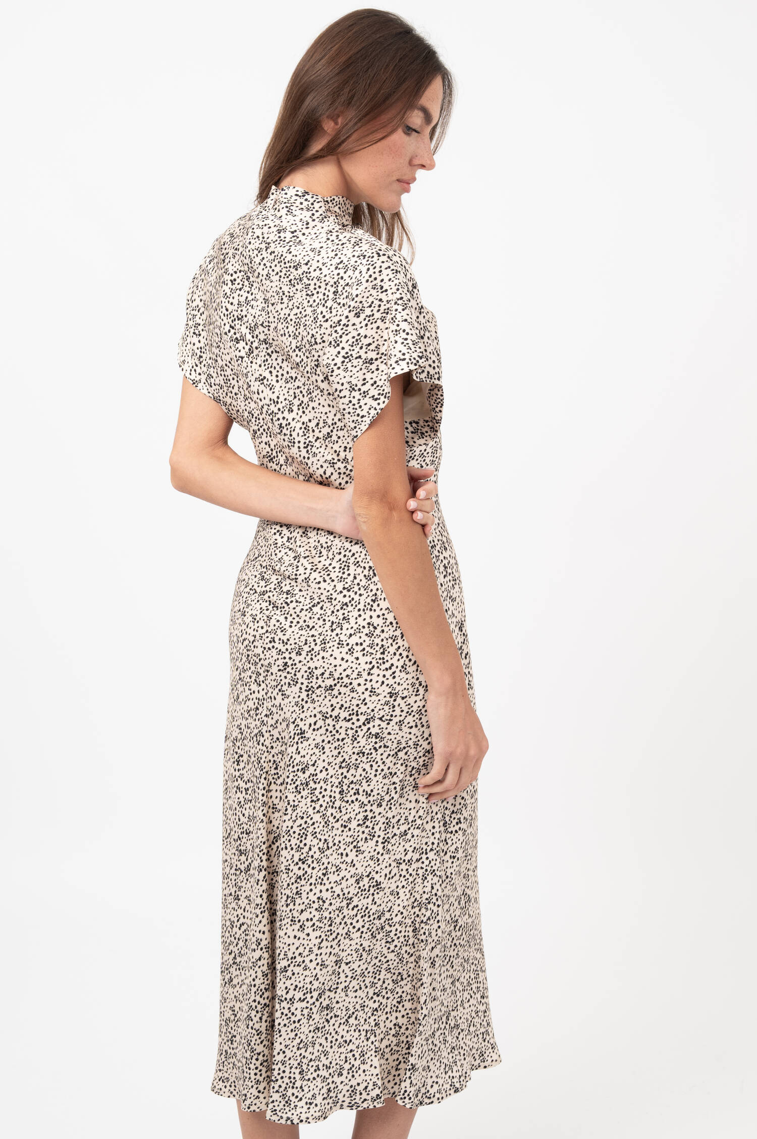 Satin-Midikleid ALIVIA in Beige Satin-Midikleid ALIVIA in Beige