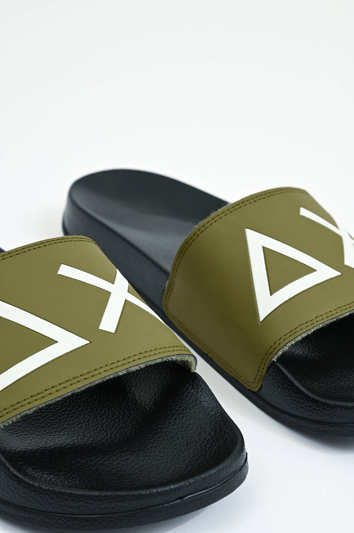 Beach Slipper in Schwarz/Khaki