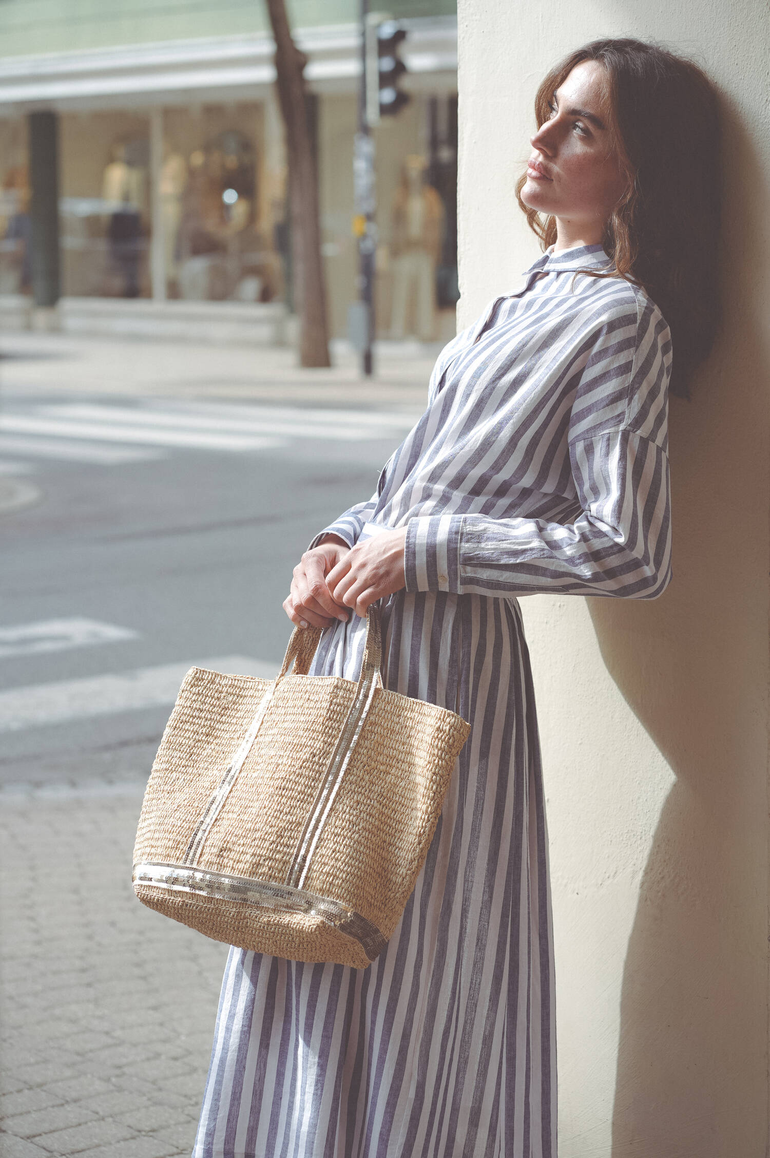 Bast-Tasche CABA M mit Pailletten-Detail in Natur