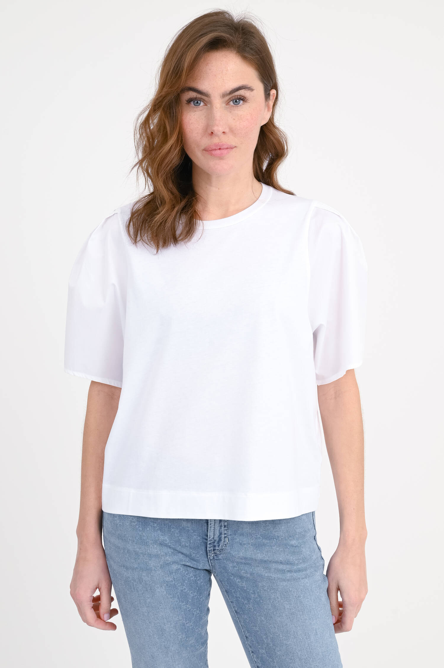 Oversize T-Shirt mit Kontrastmaterial in Weiß