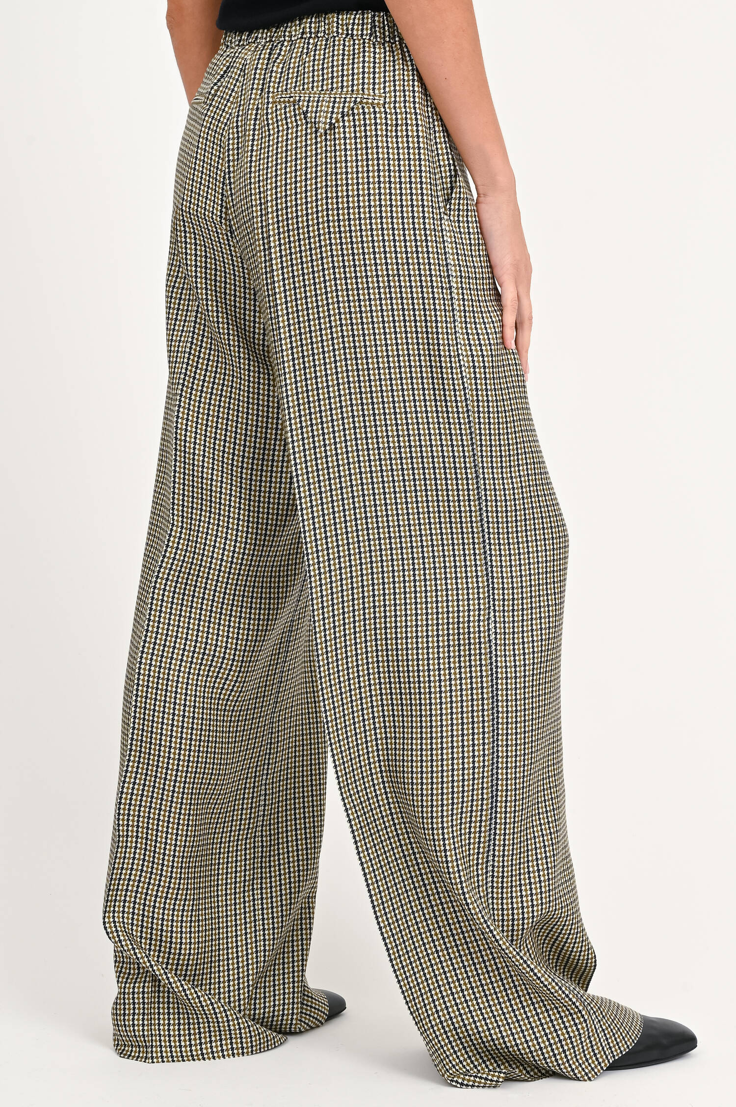 Seidenhose mit Karomuster in Oliv/Schwarz/Weiß